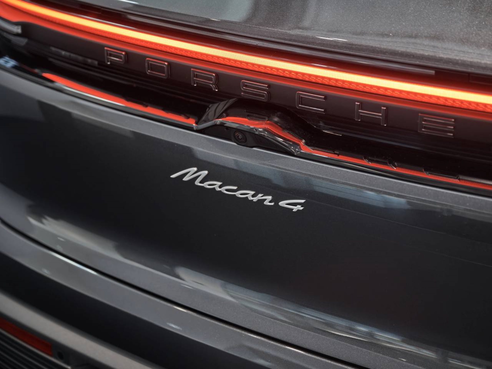 PORSCHE Macan 4-image-28