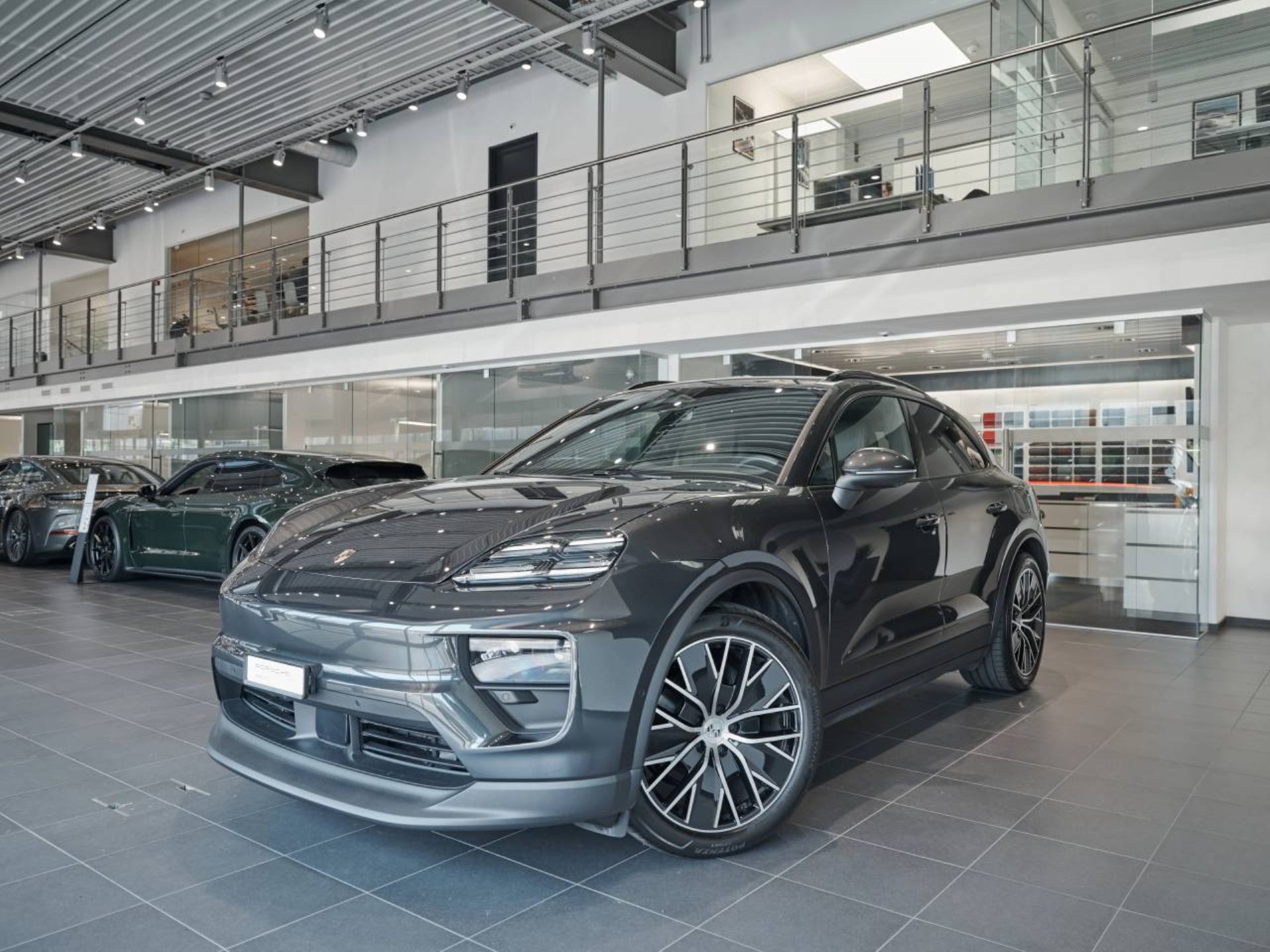 PORSCHE Macan 4-image-7
