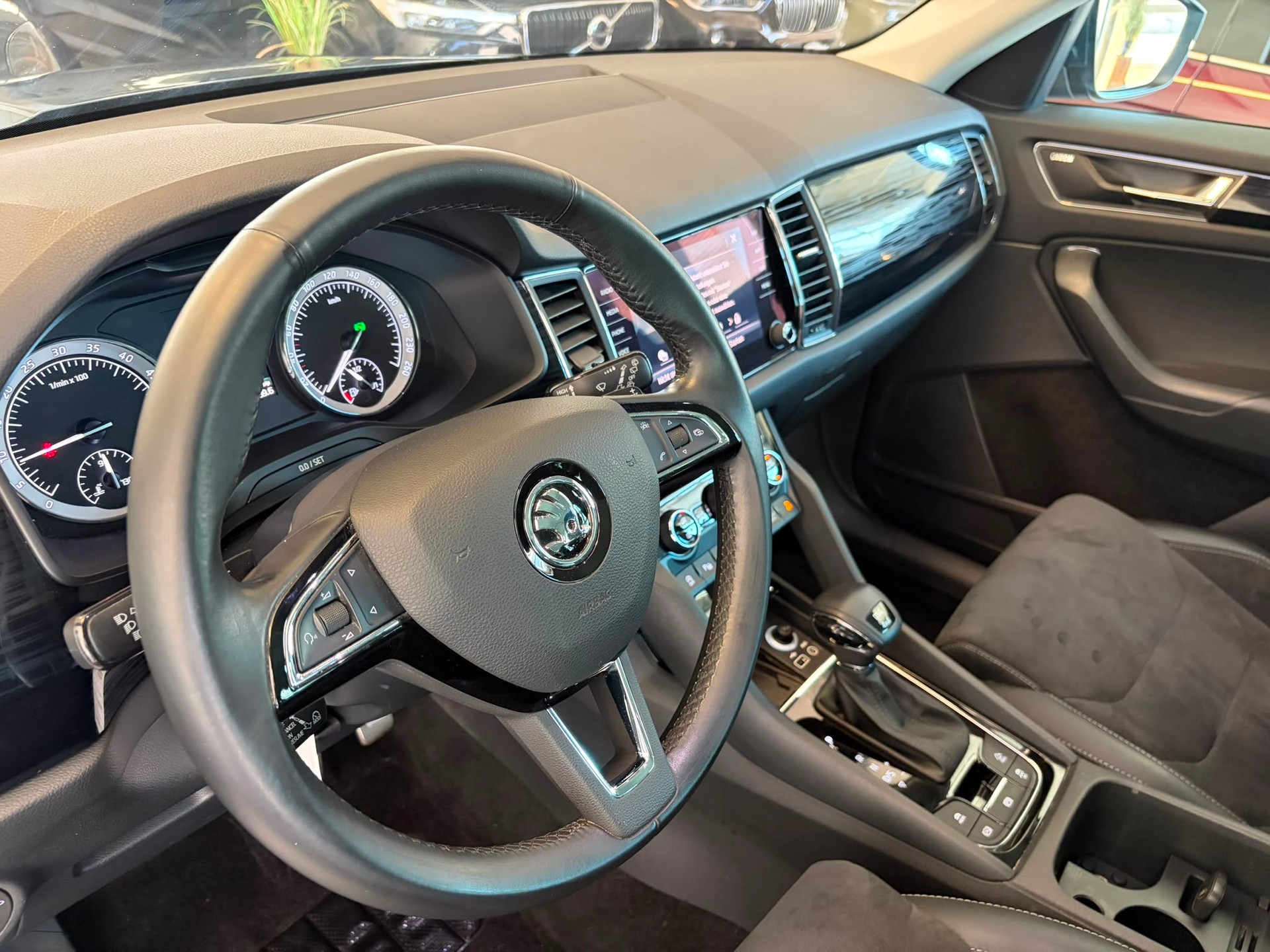 SKODA Kodiaq 2.0 TDI CR Style 4x4 DSG** 7 SITZE/ AHK 2000 Kg**-image-7