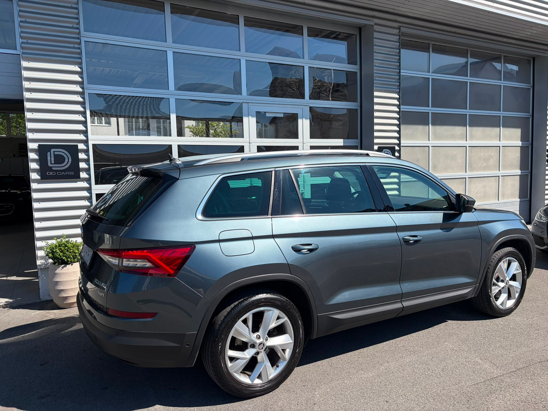 SKODA Kodiaq 2.0 TDI CR Style 4x4 DSG** 7 SITZE/ AHK 2000 Kg**-image-2