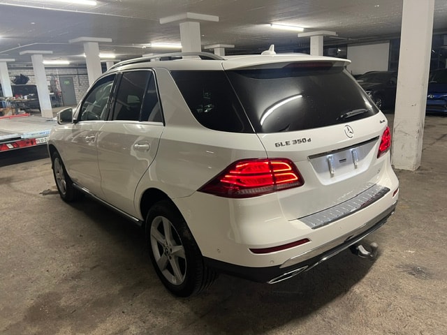 MERCEDES-BENZ GLE 350 d Executive 4Matic 9G-Tronic-image-2