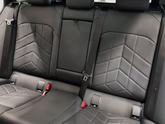 BMW 520d xDr 48V Tour M Sport-image-9