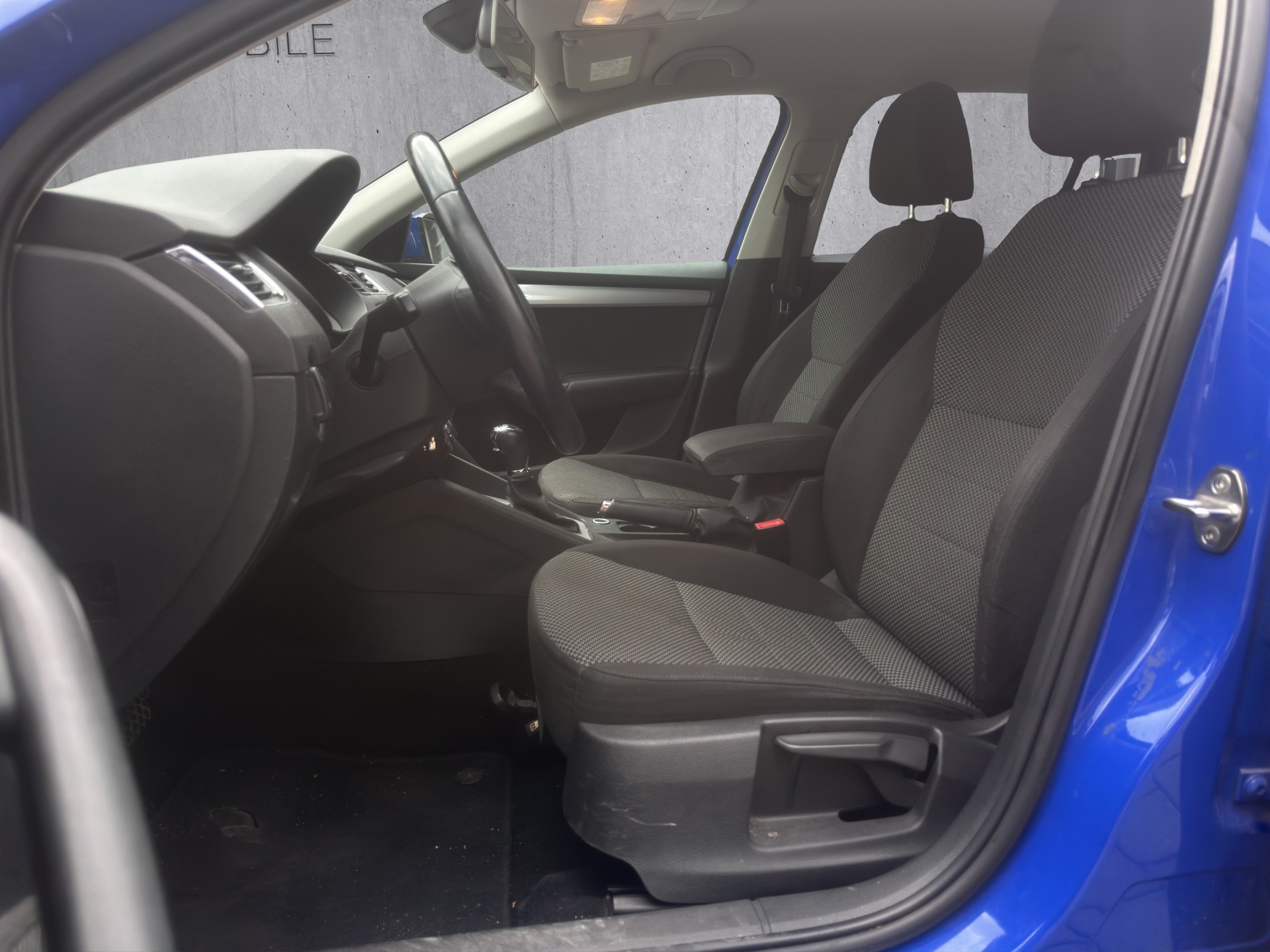 SKODA Octavia Combi 1.6 TDI Active DSG-image-9