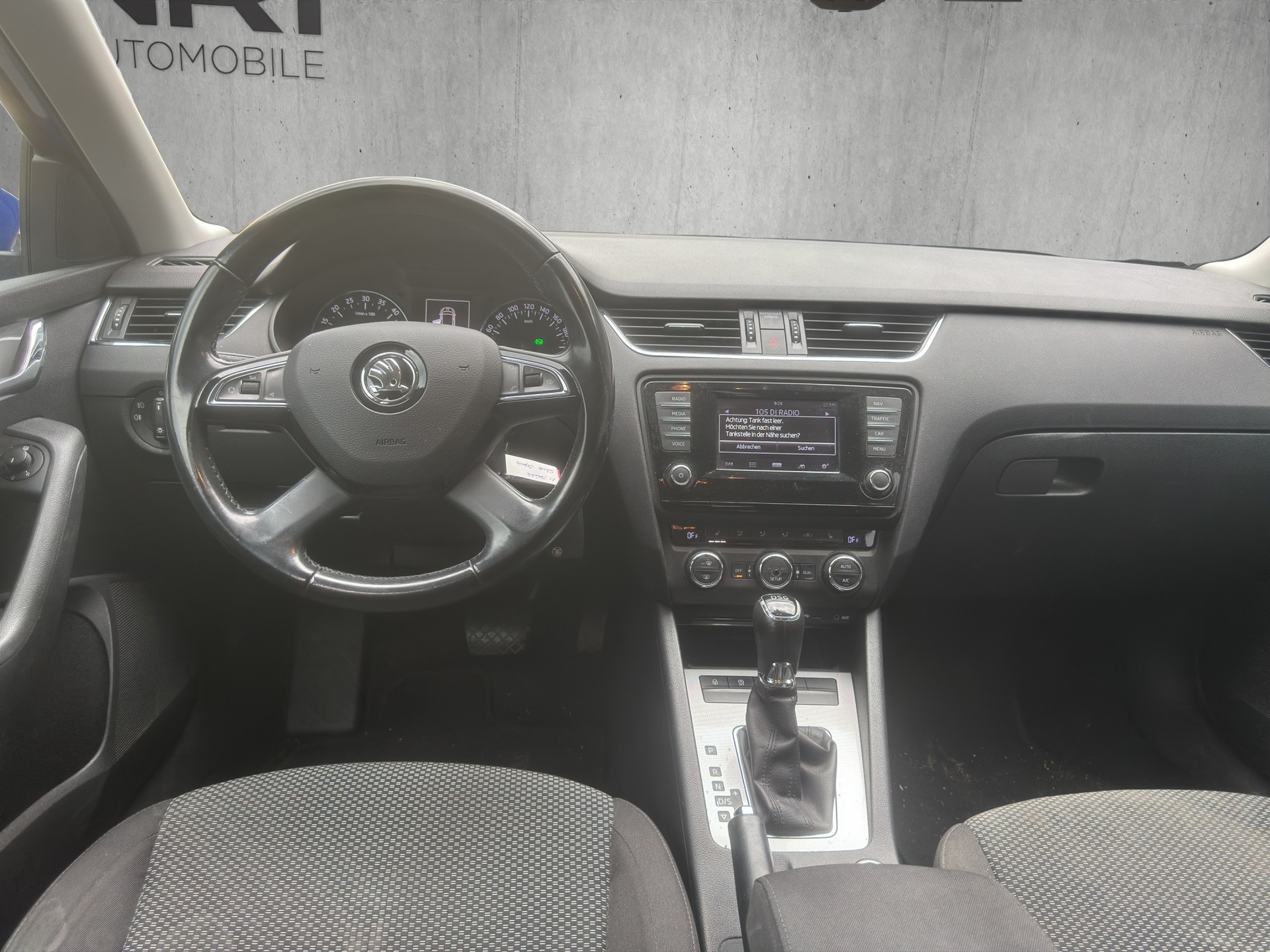SKODA Octavia Combi 1.6 TDI Active DSG-image-13