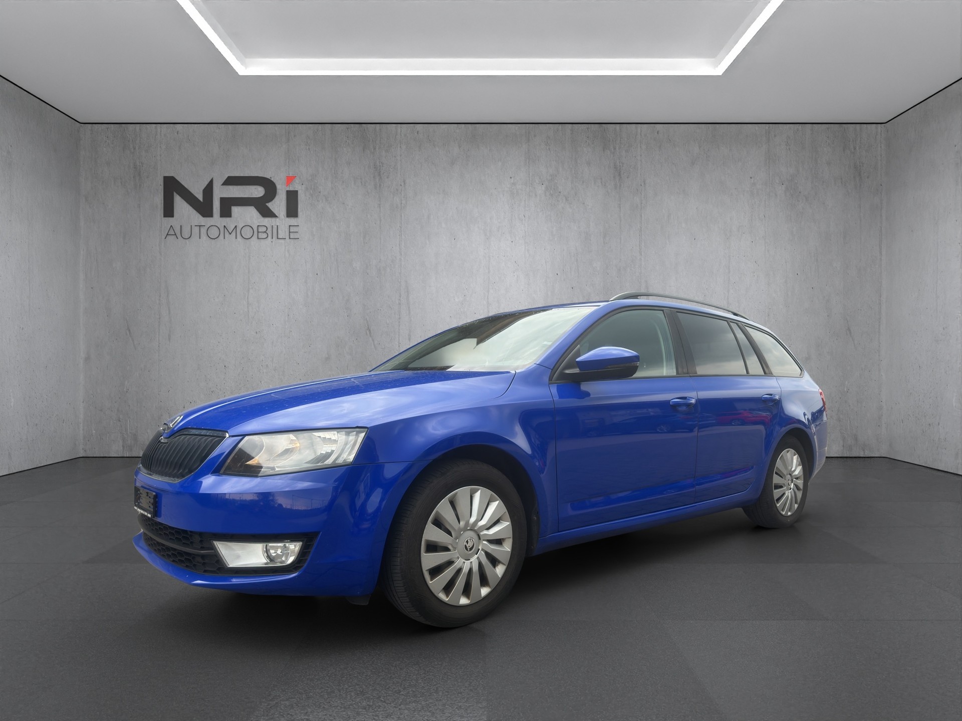 SKODA Octavia Combi 1.6 TDI Active DSG-image-0