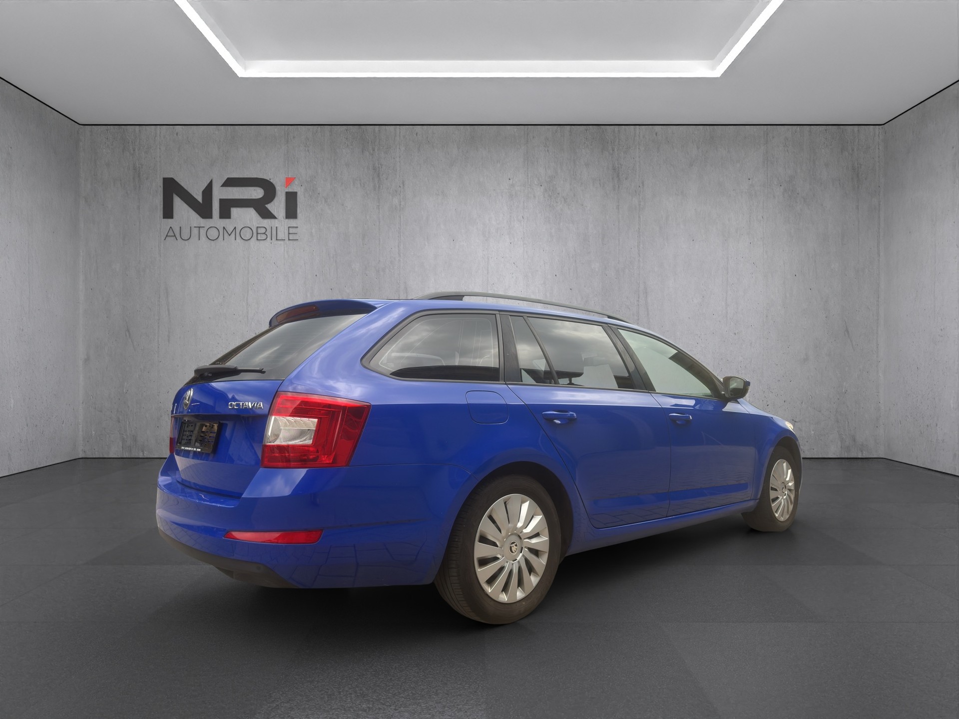 SKODA Octavia Combi 1.6 TDI Active DSG-image-4