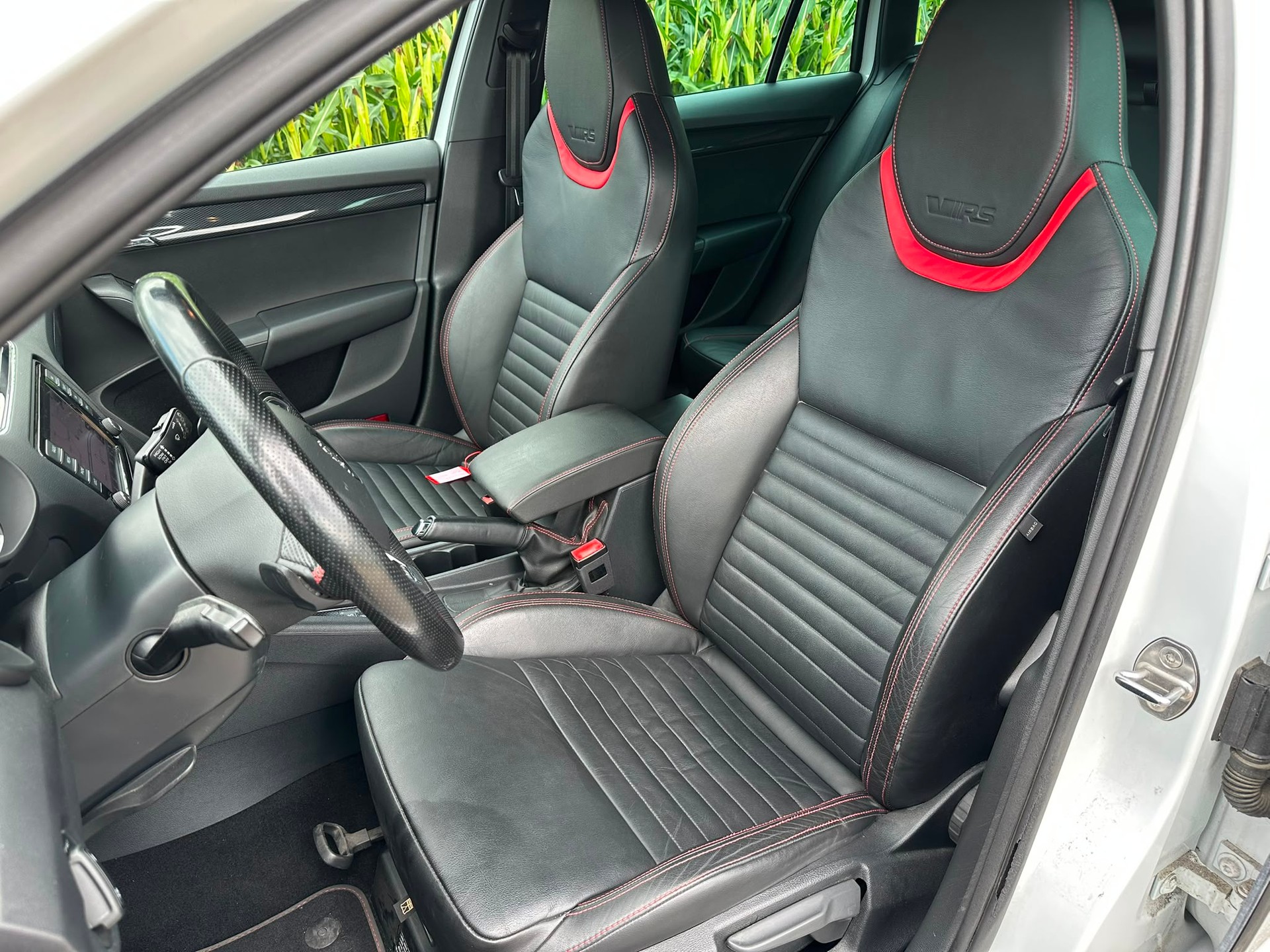 SKODA Octavia Combi 2.0 TSI RS DSG-image-11