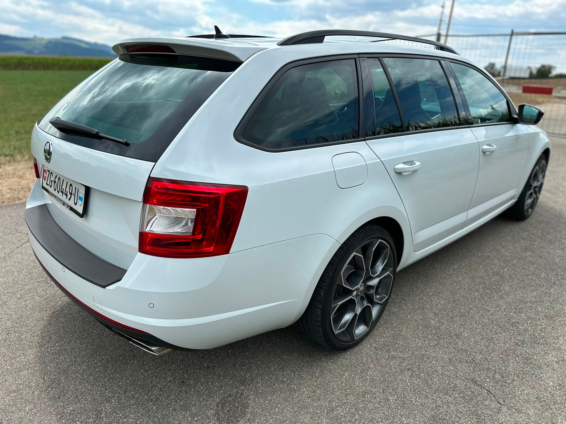 SKODA Octavia Combi 2.0 TSI RS DSG-image-5