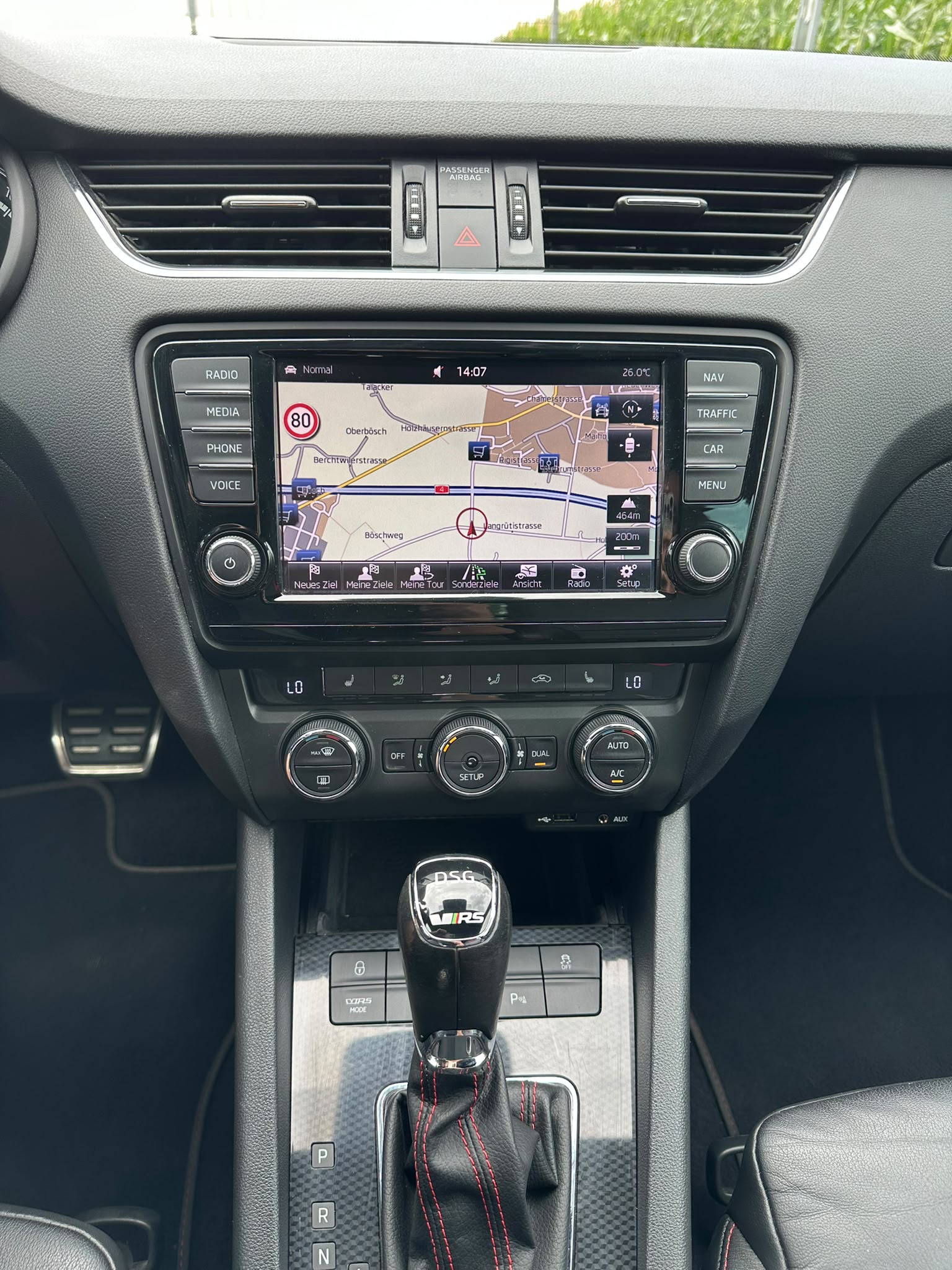 SKODA Octavia Combi 2.0 TSI RS DSG-image-18