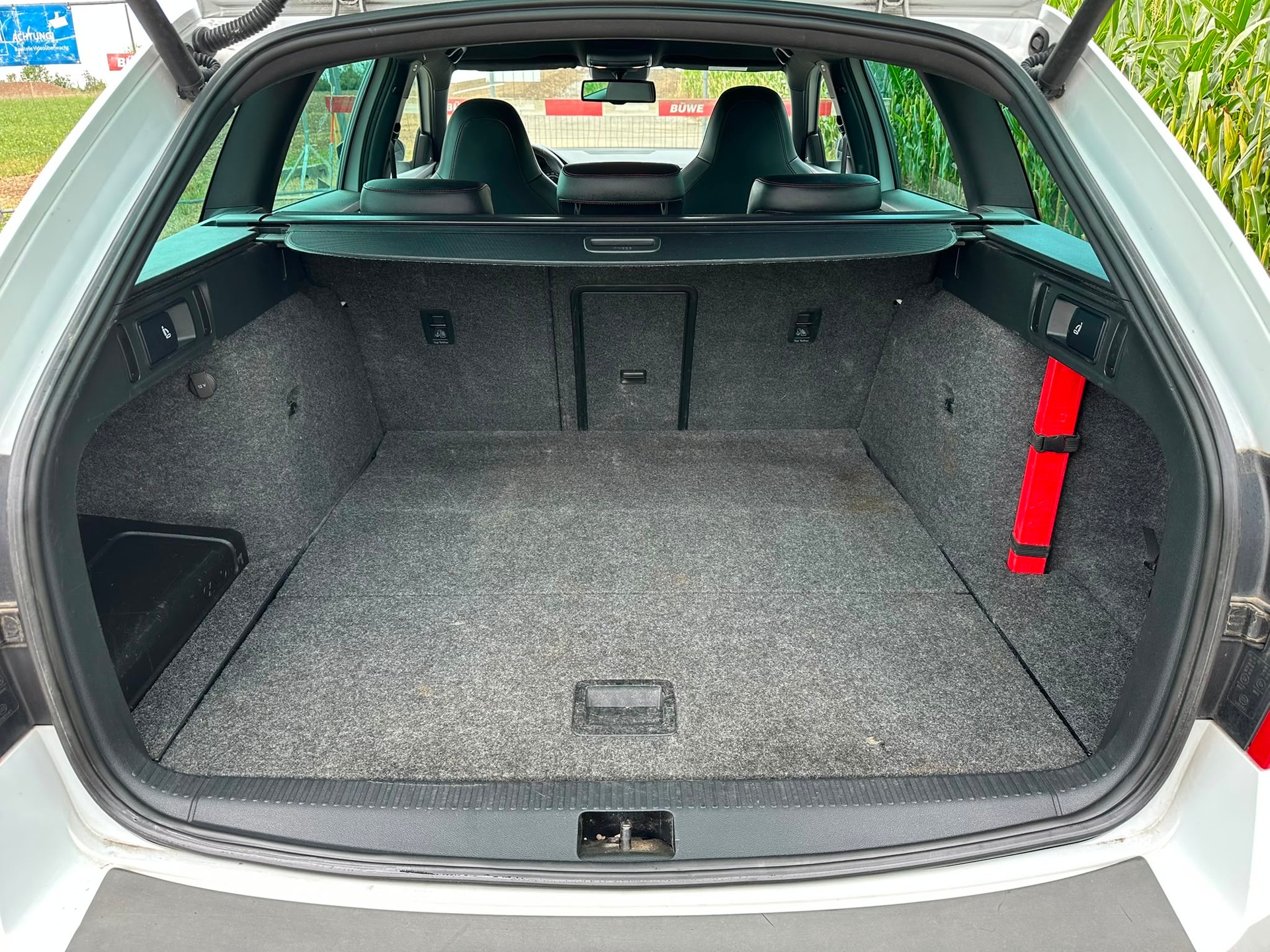 SKODA Octavia Combi 2.0 TSI RS DSG-image-13