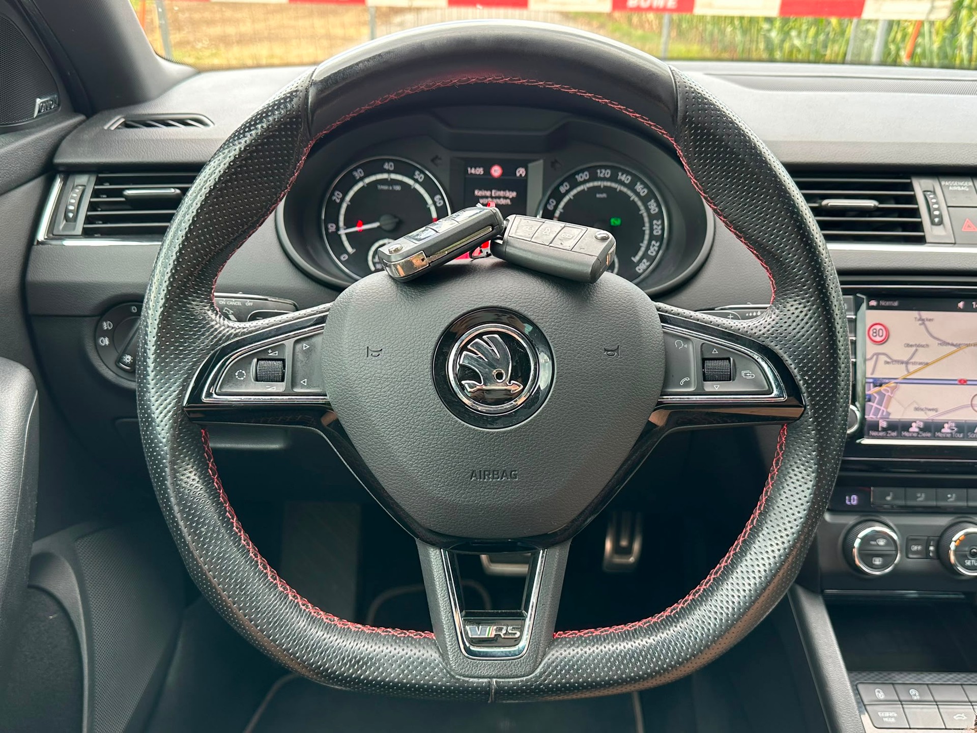 SKODA Octavia Combi 2.0 TSI RS DSG-image-15