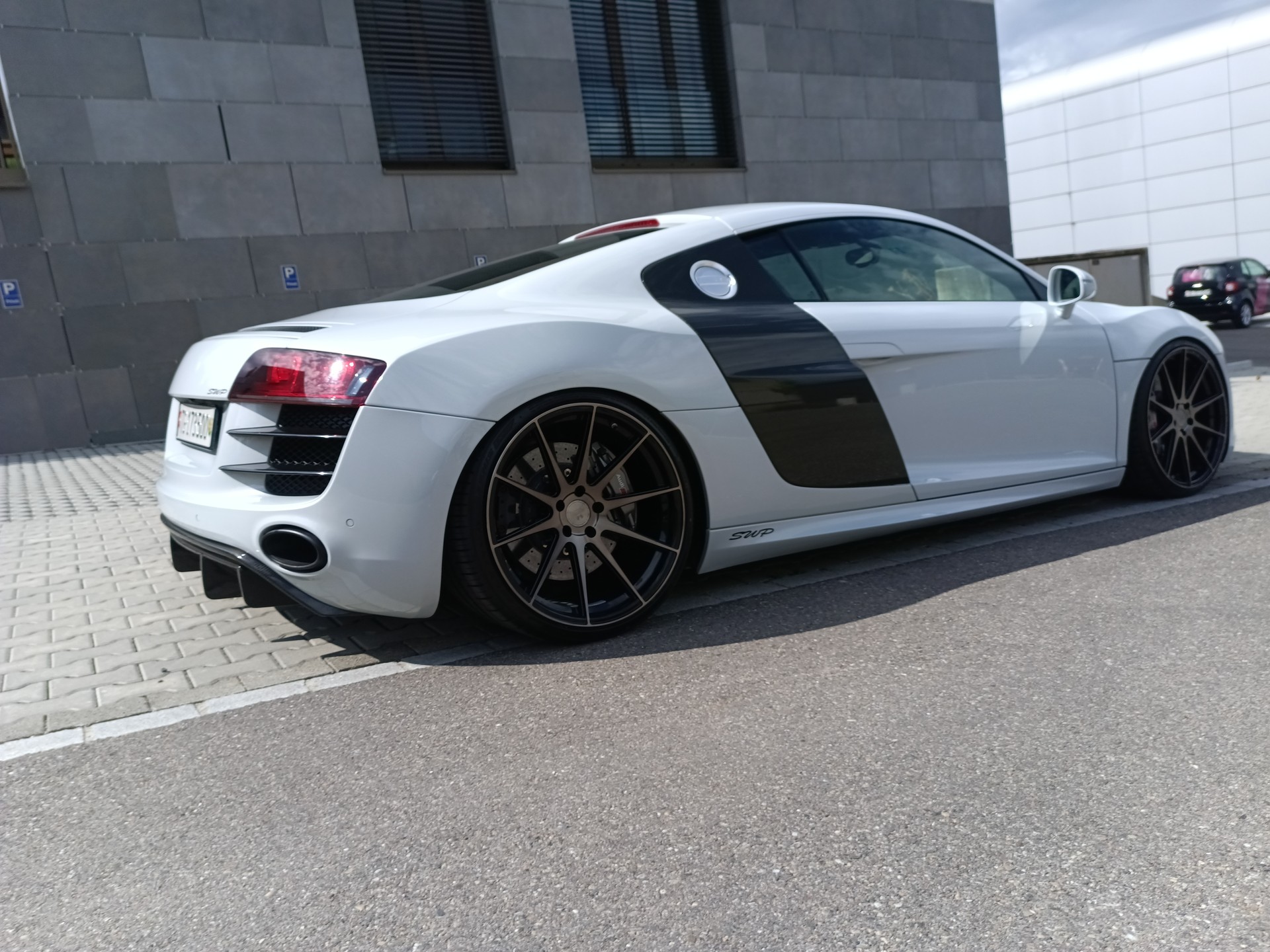 AUDI 5.2 FSI V10 quattro R-Tronic-image-5