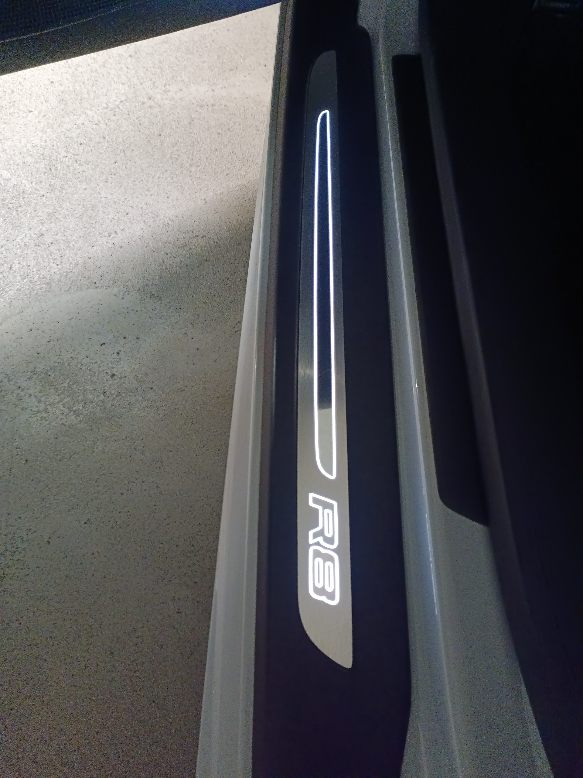 AUDI 5.2 FSI V10 quattro R-Tronic-image-10