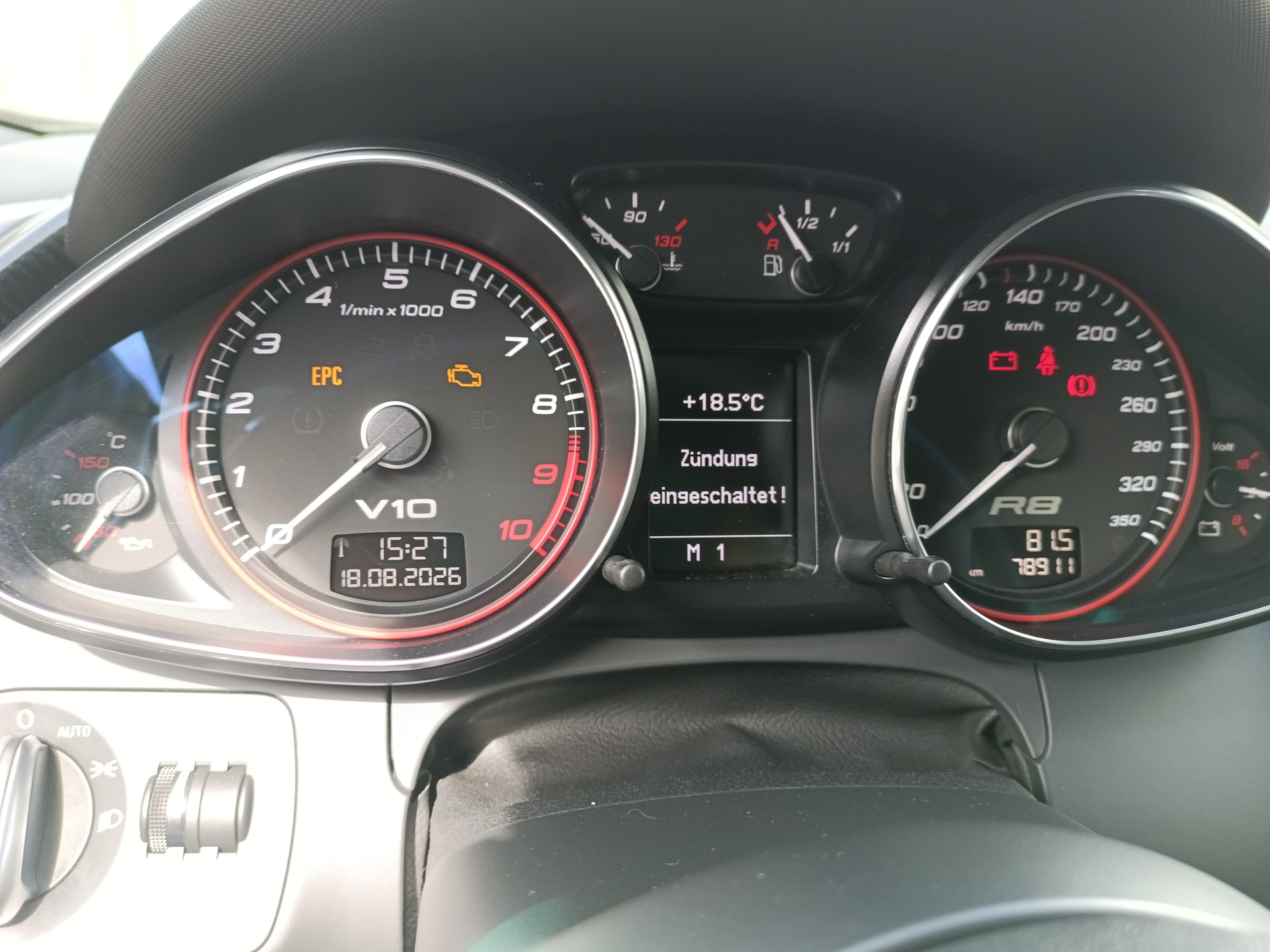 AUDI 5.2 FSI V10 quattro R-Tronic-image-4