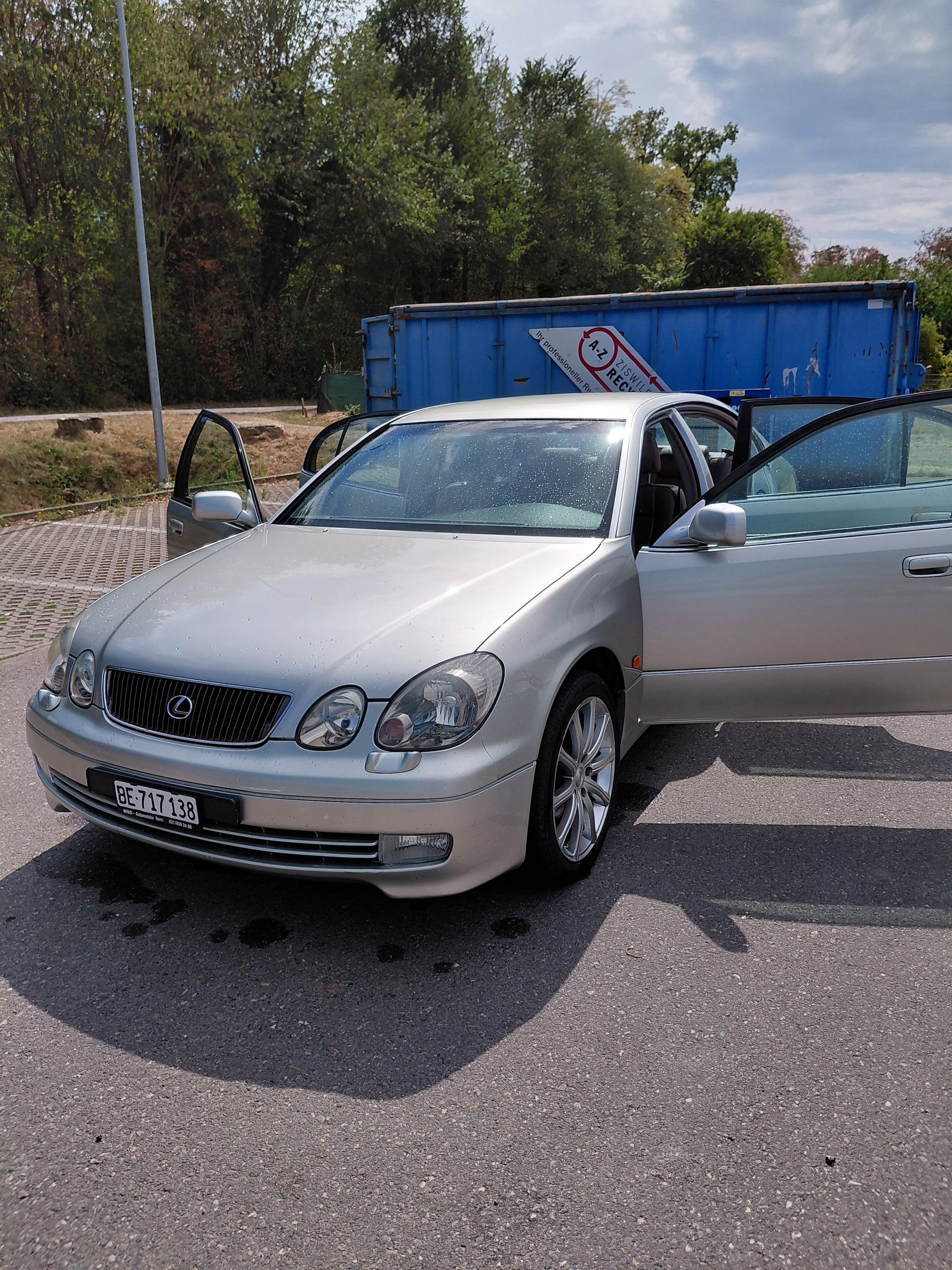LEXUS 300-image-4