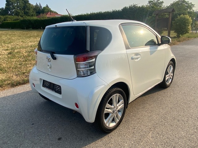 TOYOTA iQ 1.0 VVT-i Luna-image-3