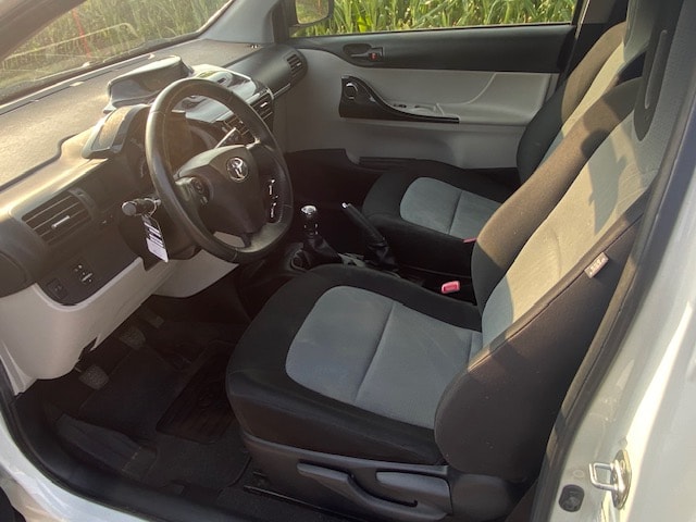 TOYOTA iQ 1.0 VVT-i Luna-image-5