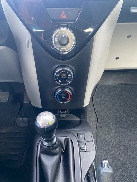 TOYOTA iQ 1.0 VVT-i Luna-image-9