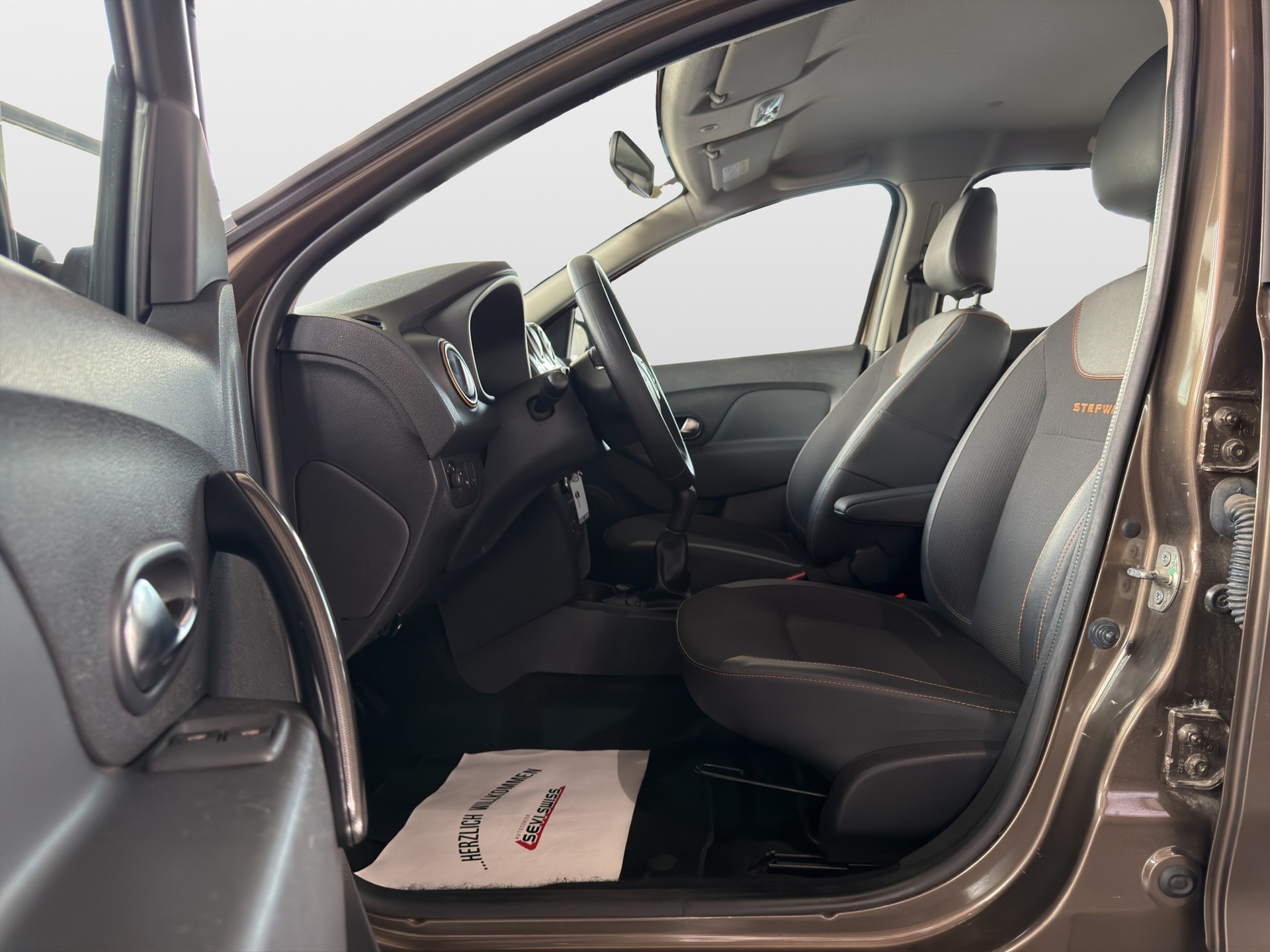 DACIA Sandero1.5dCi Stepway Unlimited*Frisch ab MFK,1 Jahr oder 20'000km Garantie*-image-9