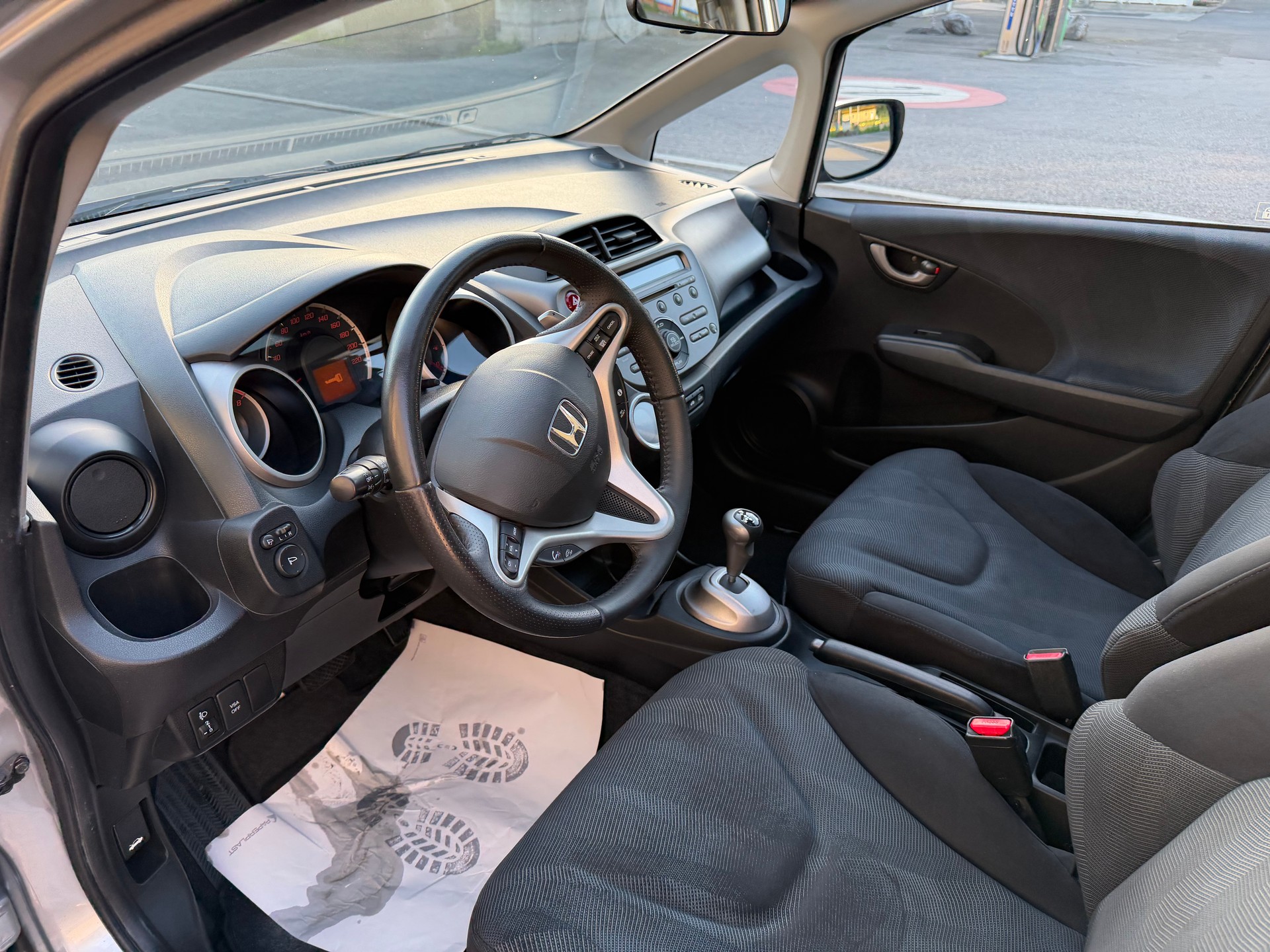 HONDA Jazz 1.4i Elegance i-Shift AUTOMATIQUE-image-14