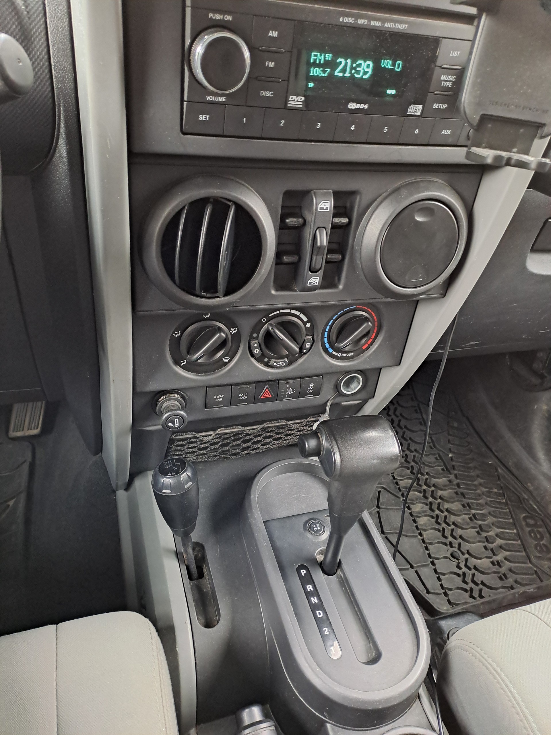 JEEP 2.8 CRD Rubicon Unlimited-image-4