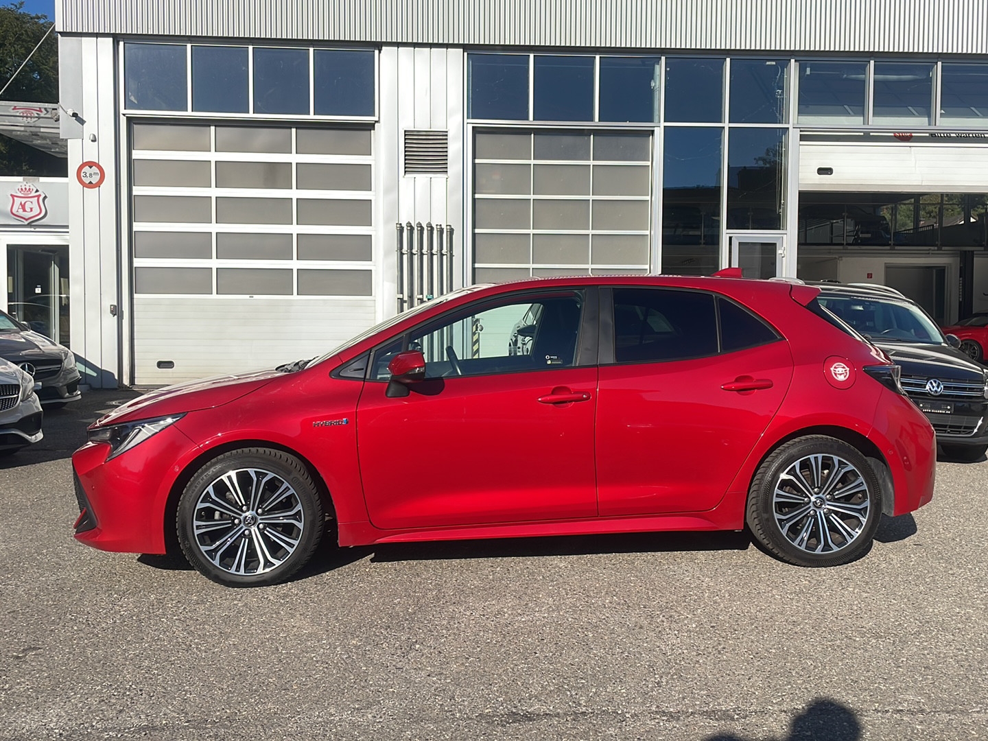 TOYOTA Corolla 1.8 HSD Trend e-CVT-image-1