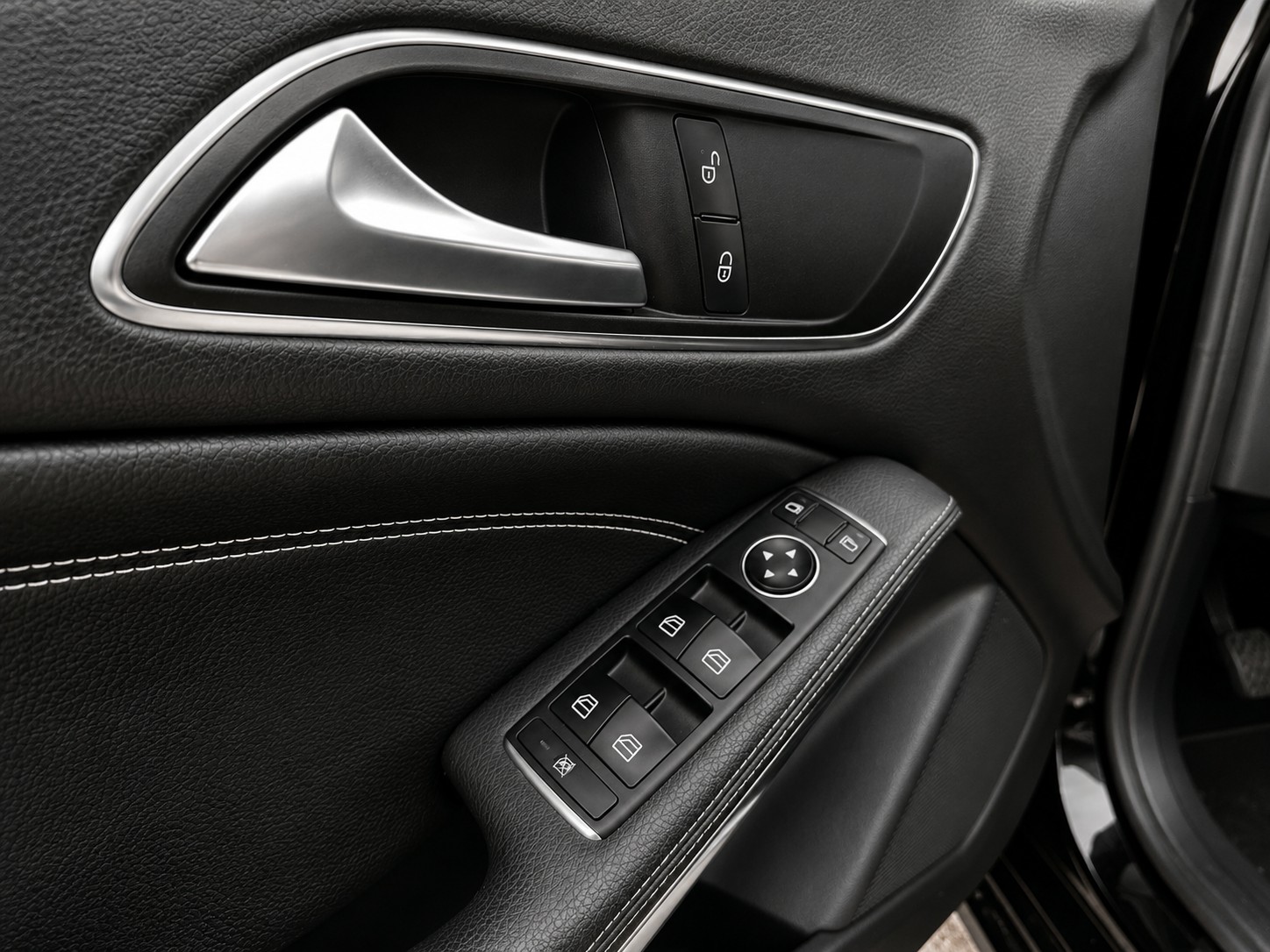 MERCEDES-BENZ CLA Shooting Brake 200 d Night Star-image-13