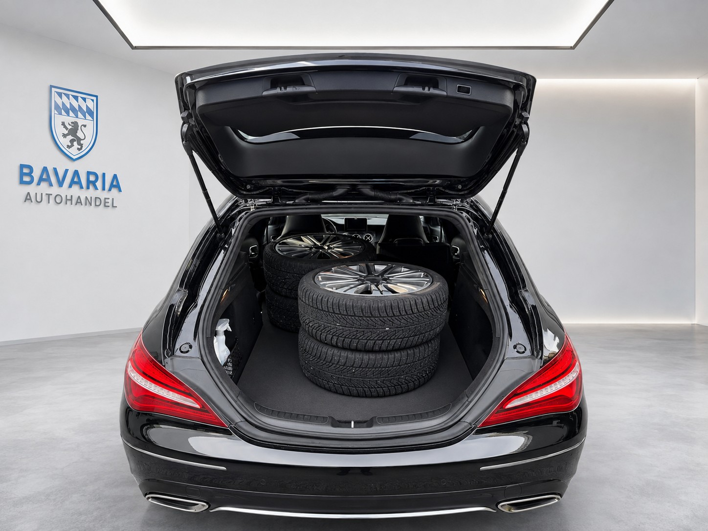 MERCEDES-BENZ CLA Shooting Brake 200 d Night Star-image-8