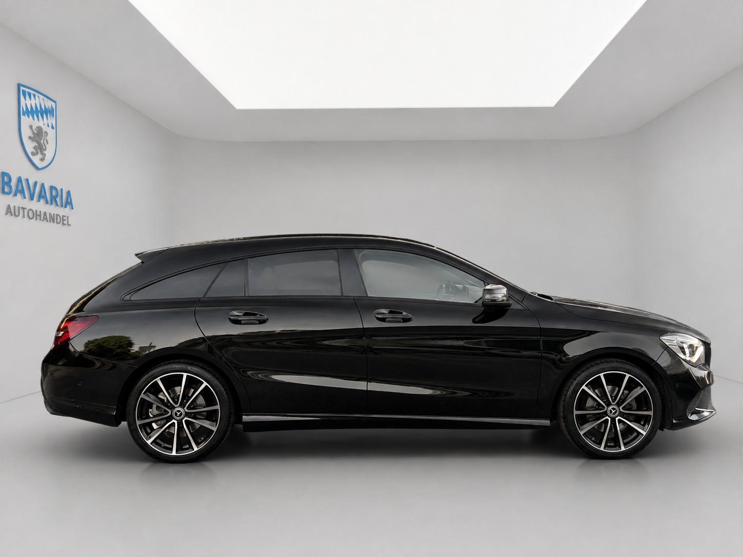 MERCEDES-BENZ CLA Shooting Brake 200 d Night Star-image-6
