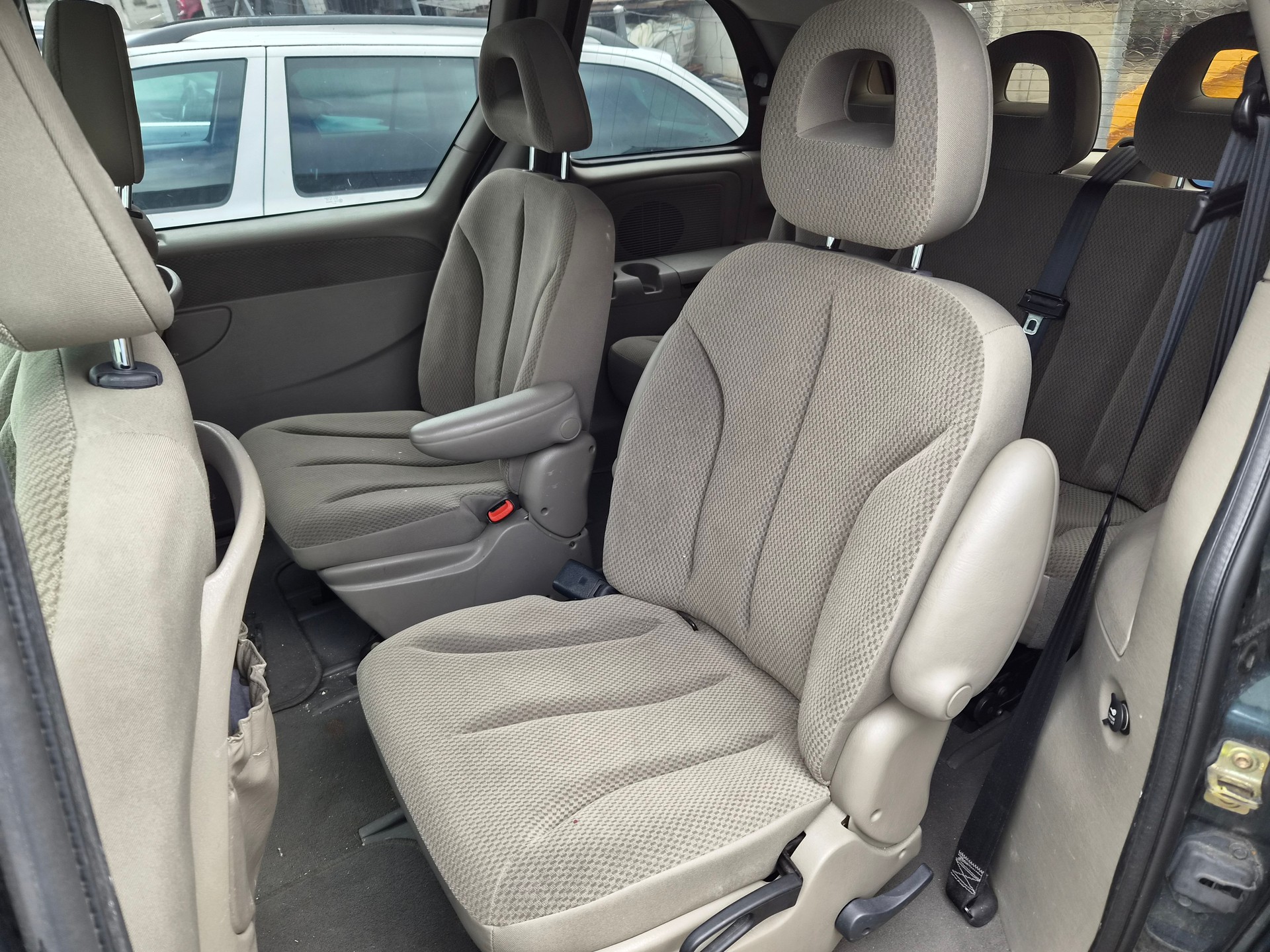 CHRYSLER Voyager 2.8 CRD SE Automatic-image-4