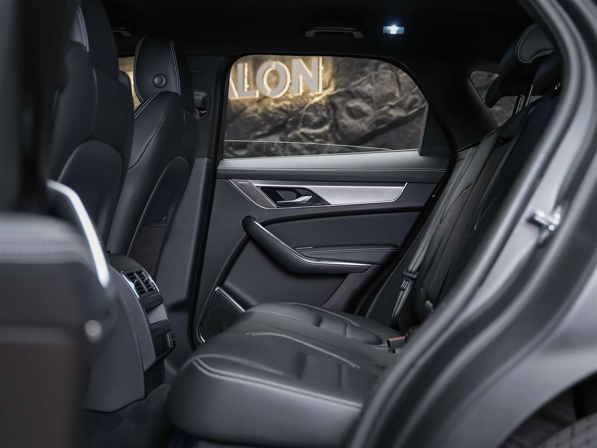 JAGUAR F-Pace 2.0 D200 R-Dynamic MHEV SE AWD *Lenkradheizung*Meridian*ACC*-image-11