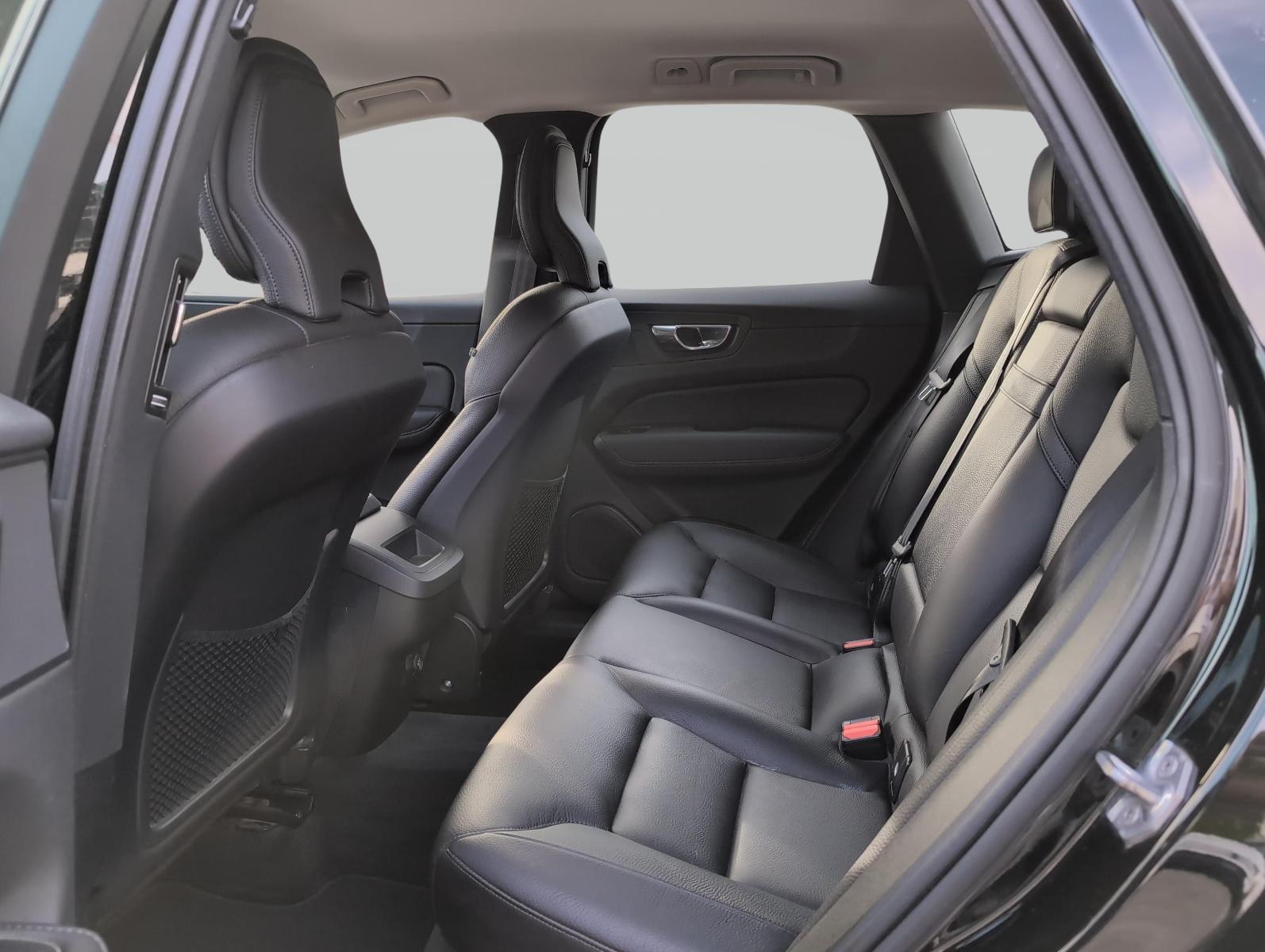 VOLVO XC60 2.0 T5 Inscription AWD-image-11
