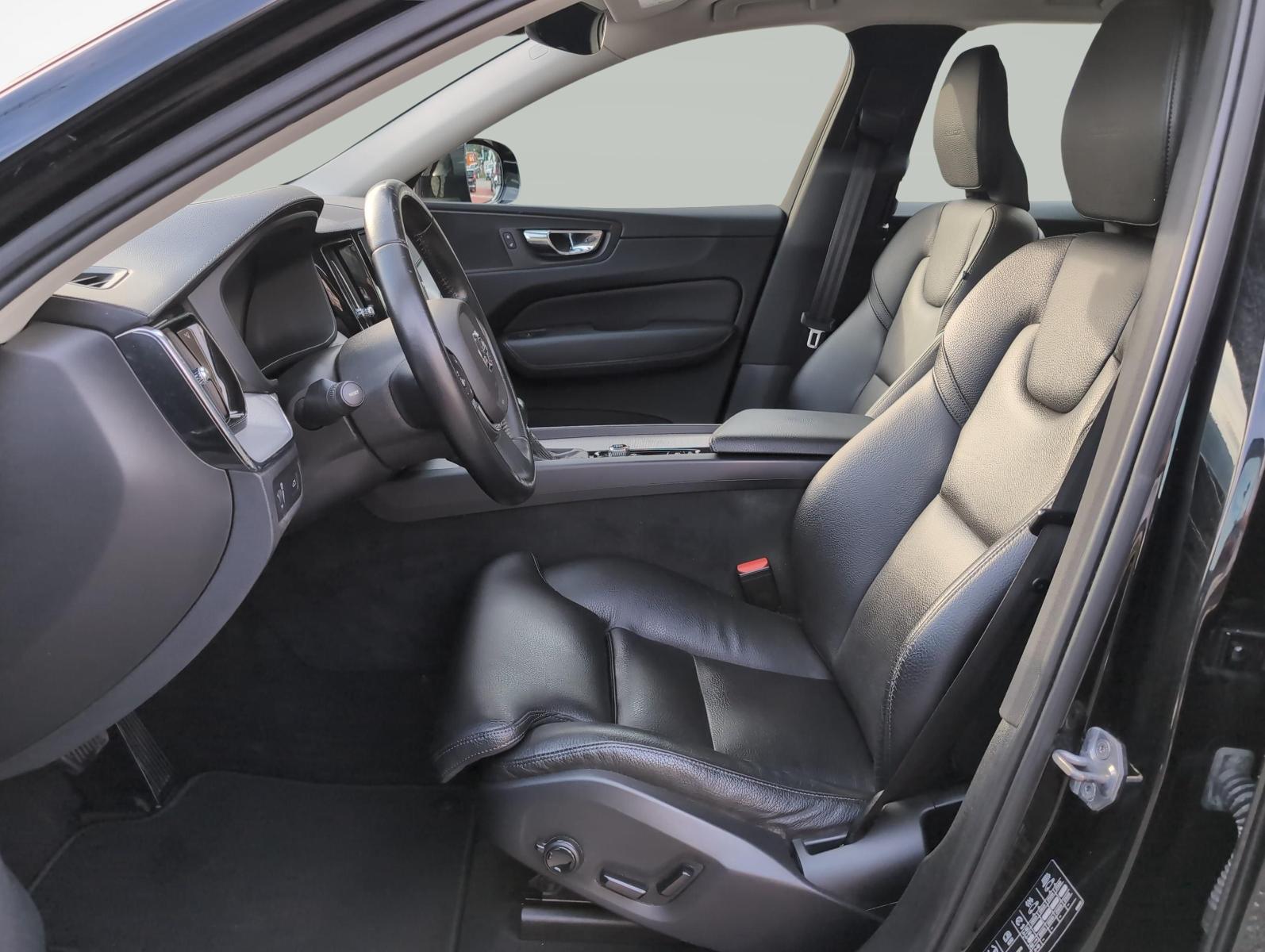 VOLVO XC60 2.0 T5 Inscription AWD-image-10