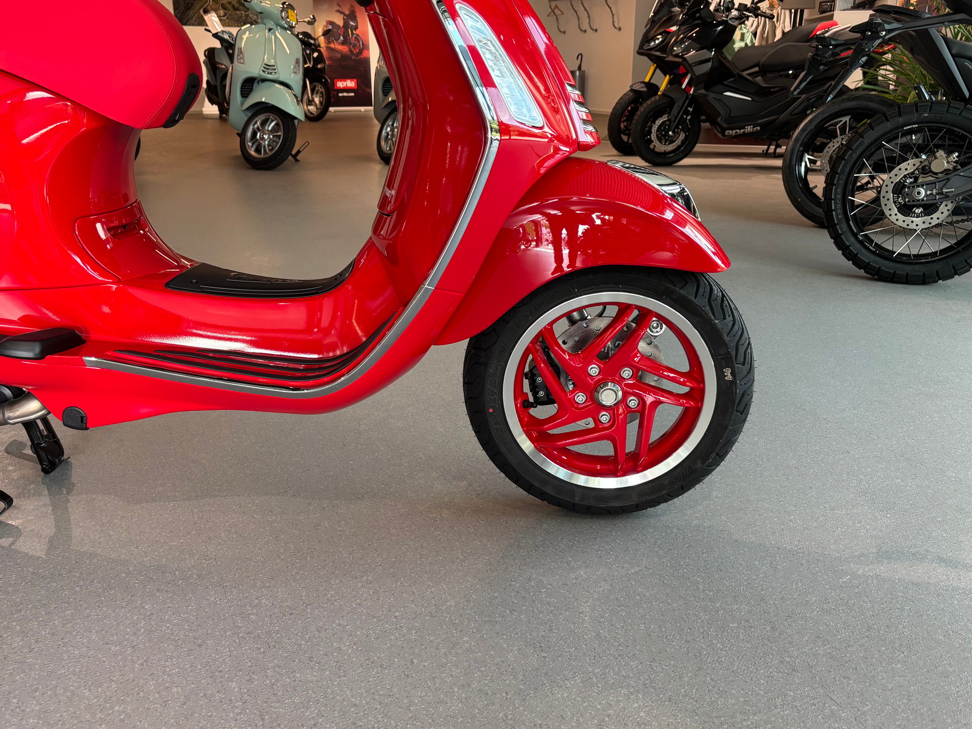 PIAGGIO Vespa Primavera 125 RED E5+-image-6