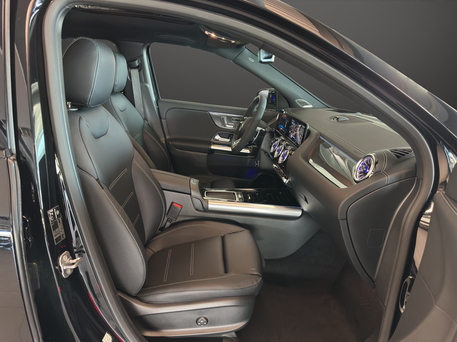MERCEDES-BENZ GLA AMG 45 S 4M+8G-DCT-image-10