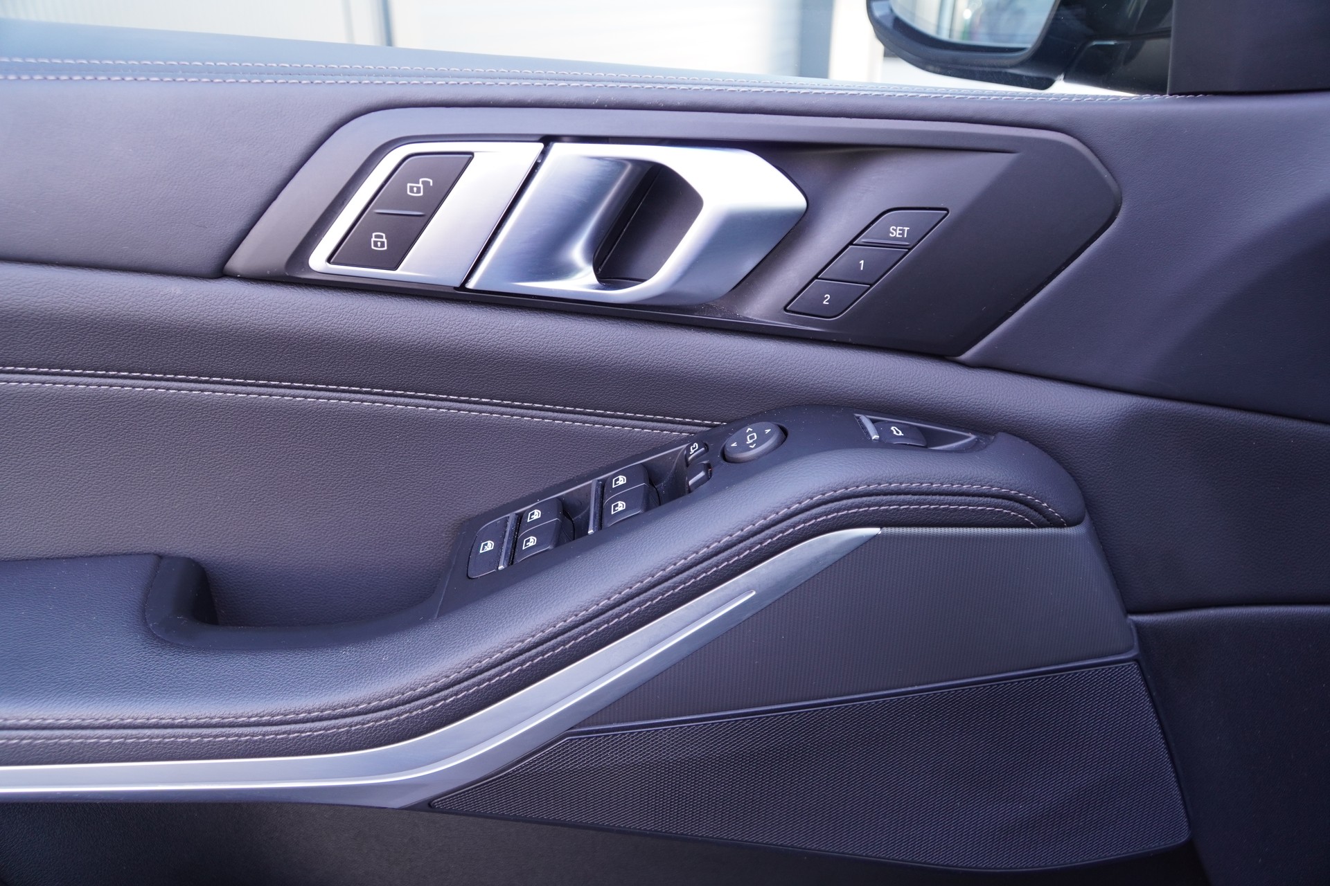 BMW X5 xDrive 48V 40i M Sport Steptronic-image-31