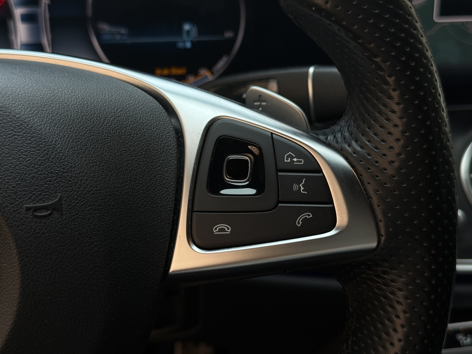 MERCEDES-BENZ E 350 d AMG Line 9G-Tronic-image-18