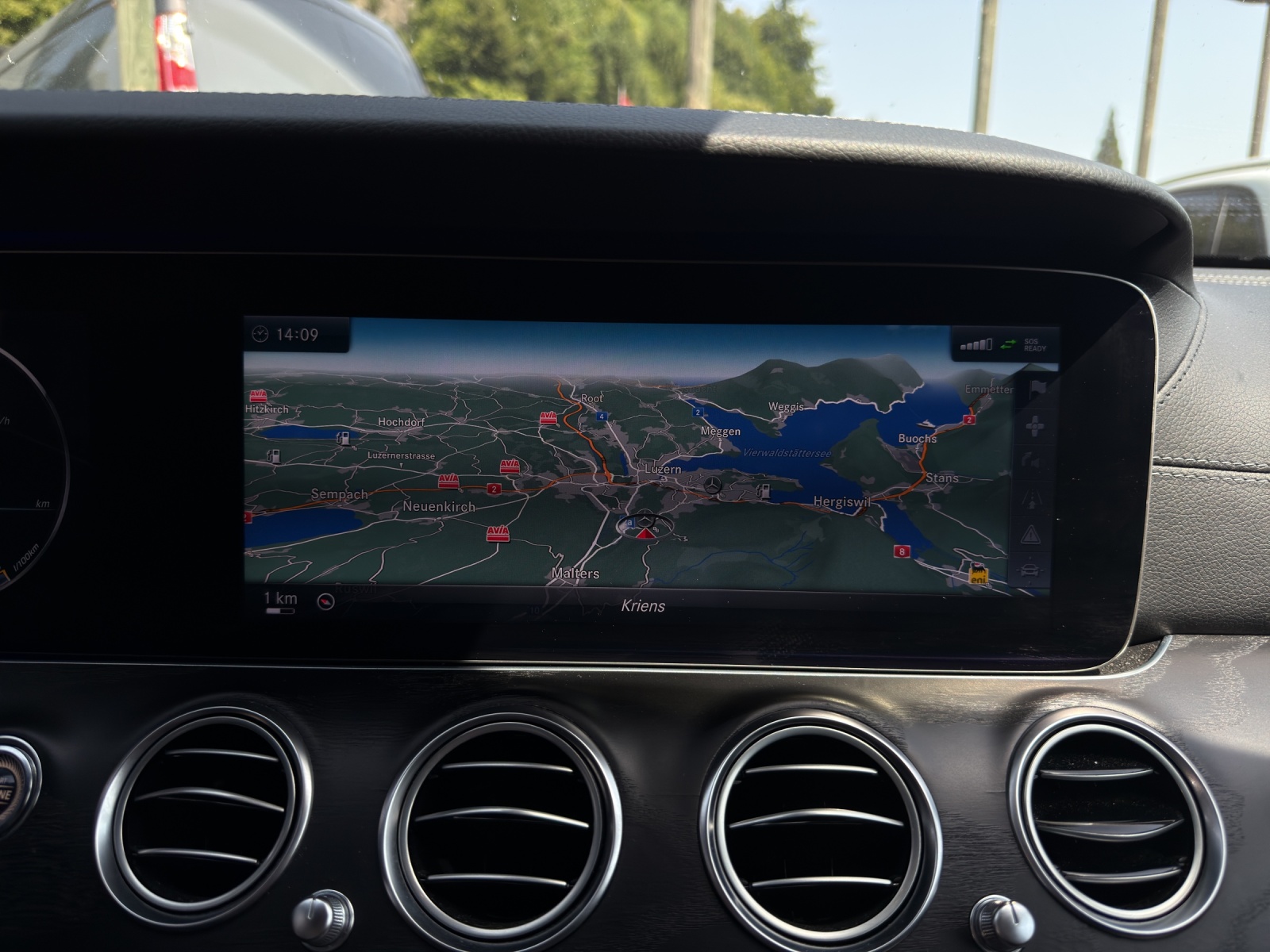 MERCEDES-BENZ E 350 d AMG Line 9G-Tronic-image-23
