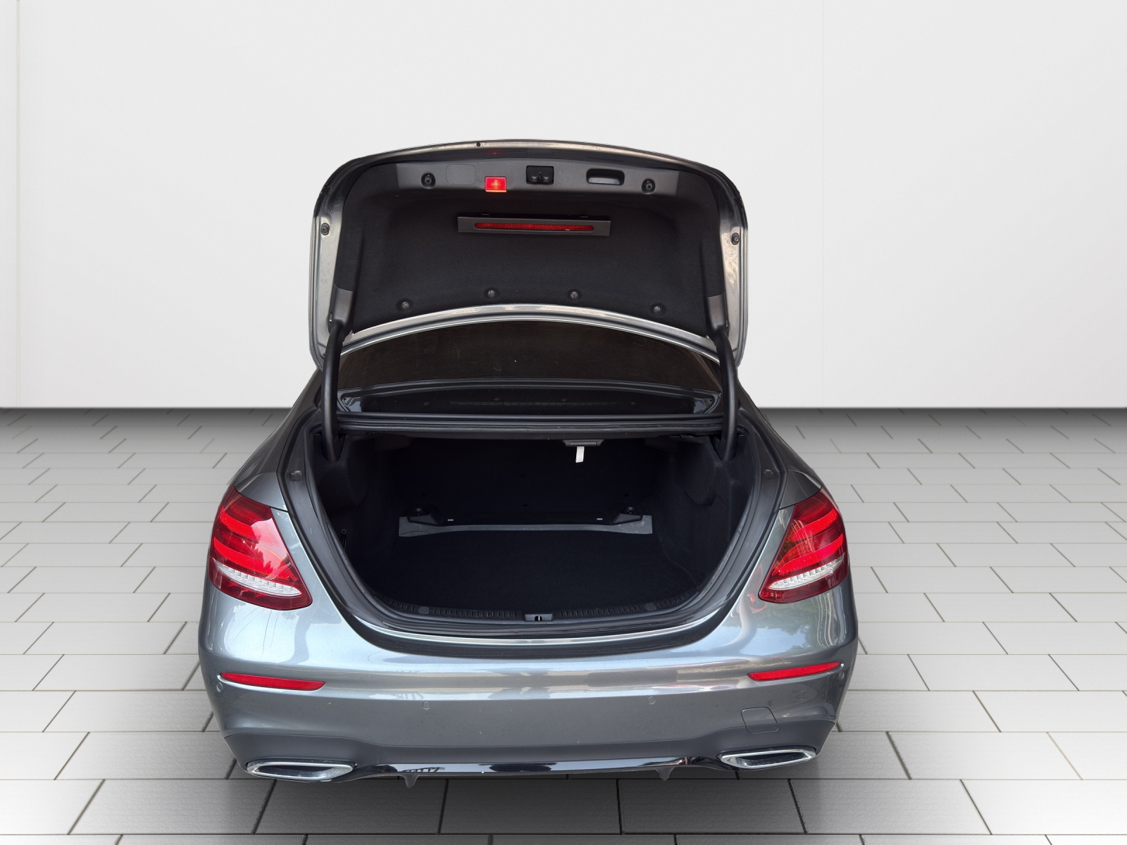MERCEDES-BENZ E 350 d AMG Line 9G-Tronic-image-17