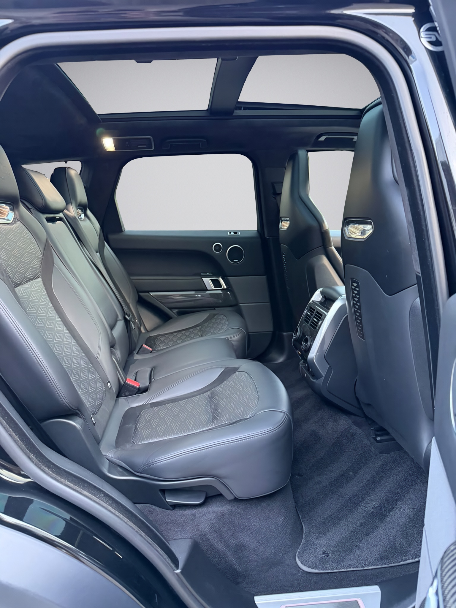 LAND ROVER Range Rover Sport 5.0 V8 S/C SVR Automatic-image-12