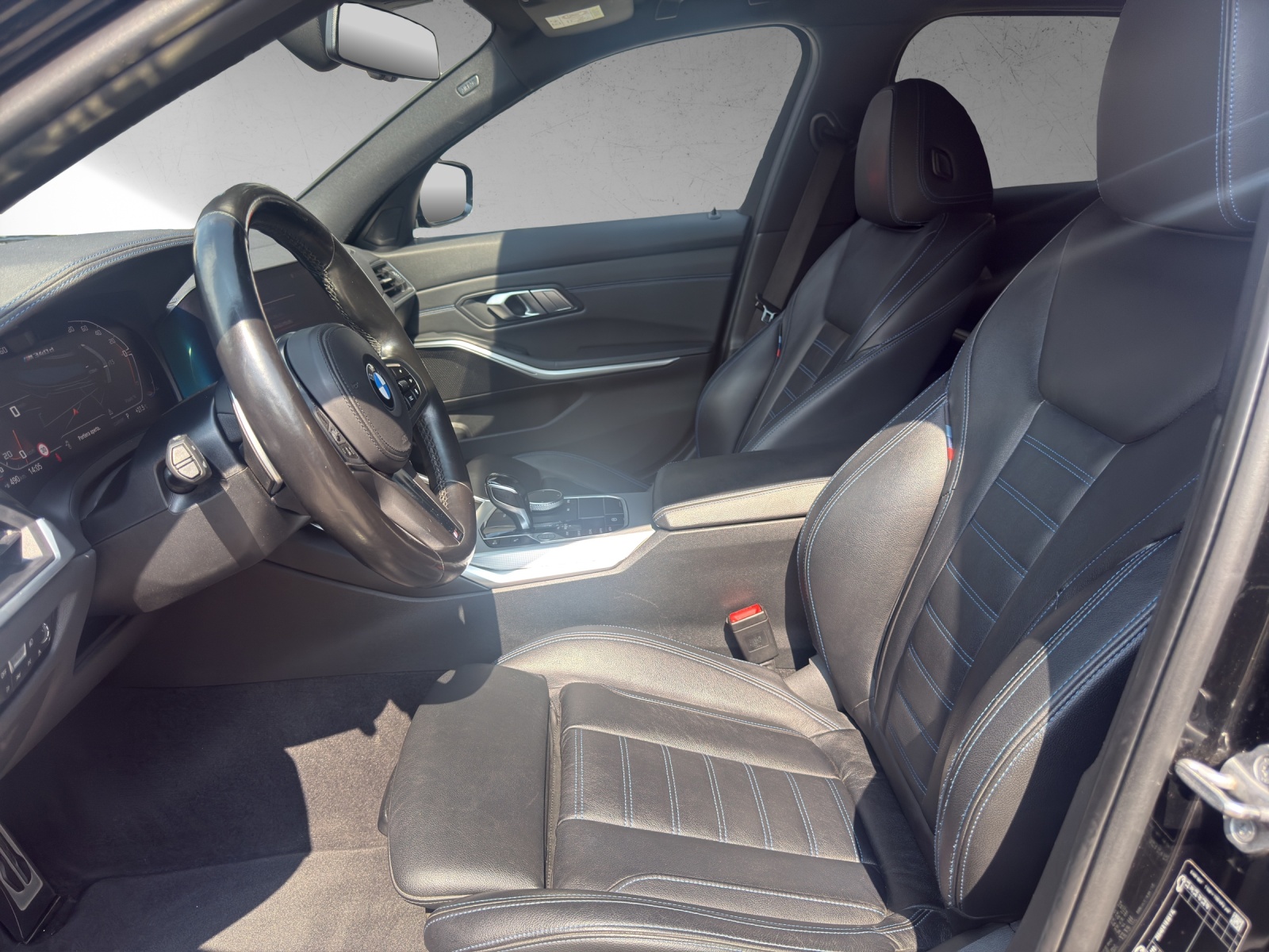 BMW M340d xDrive 48V Touring Steptronic Sport-image-15
