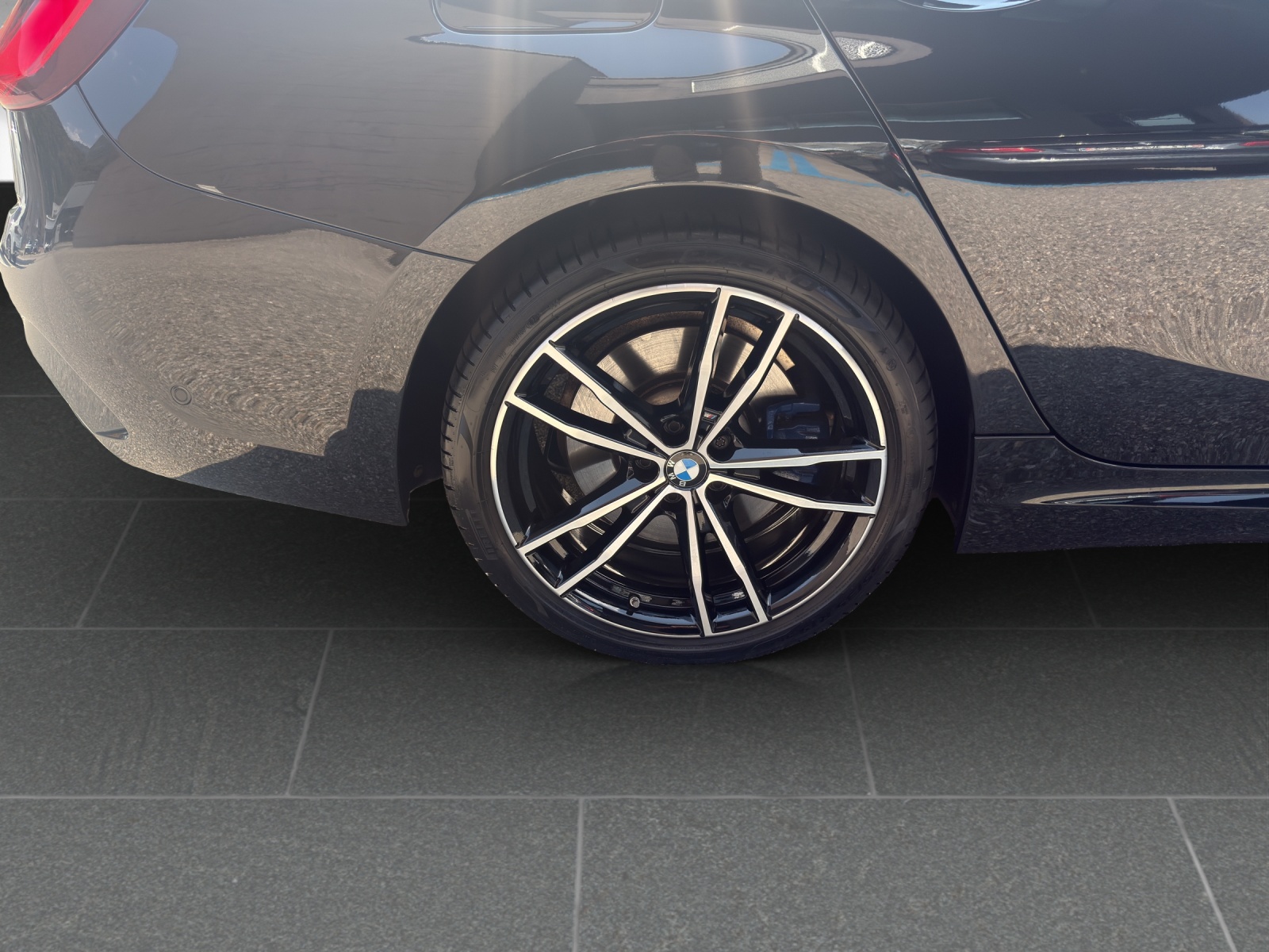 BMW M340d xDrive 48V Touring Steptronic Sport-image-10