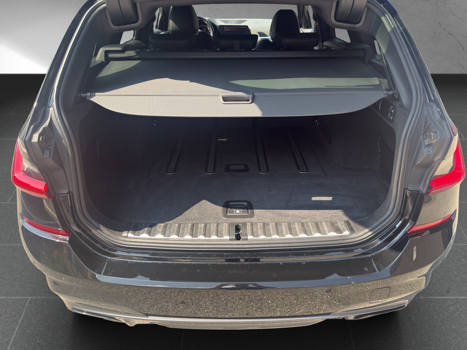 BMW M340d xDrive 48V Touring Steptronic Sport-image-17