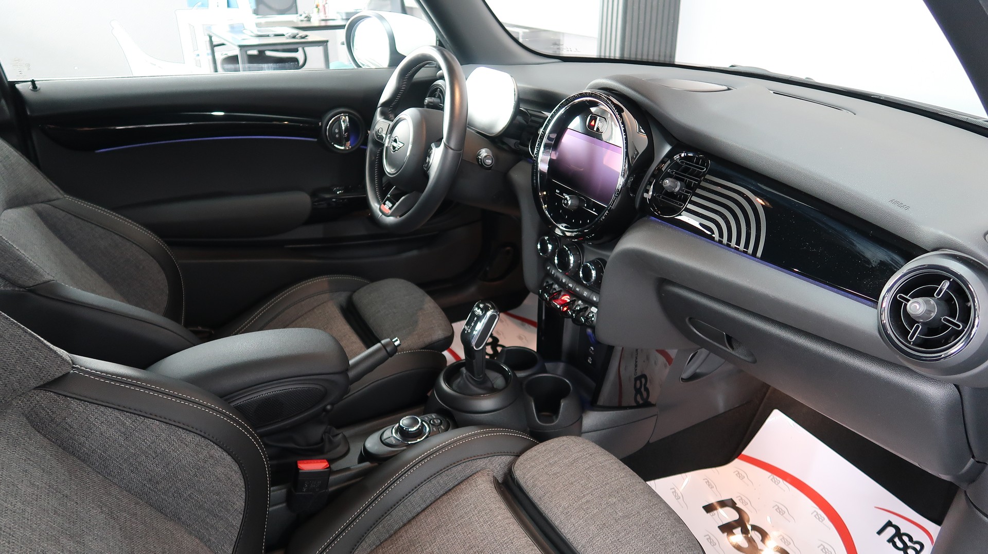MINI Cooper S Multitone Edition Steptronic DKG / CH / GARANTIE / EXPERTISE / MFK-image-25