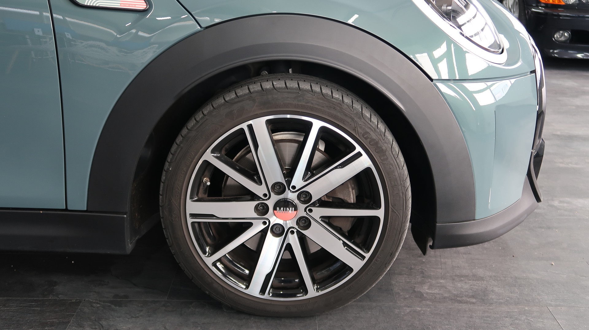 MINI Cooper S Multitone Edition Steptronic DKG / CH / GARANTIE / EXPERTISE / MFK-image-17