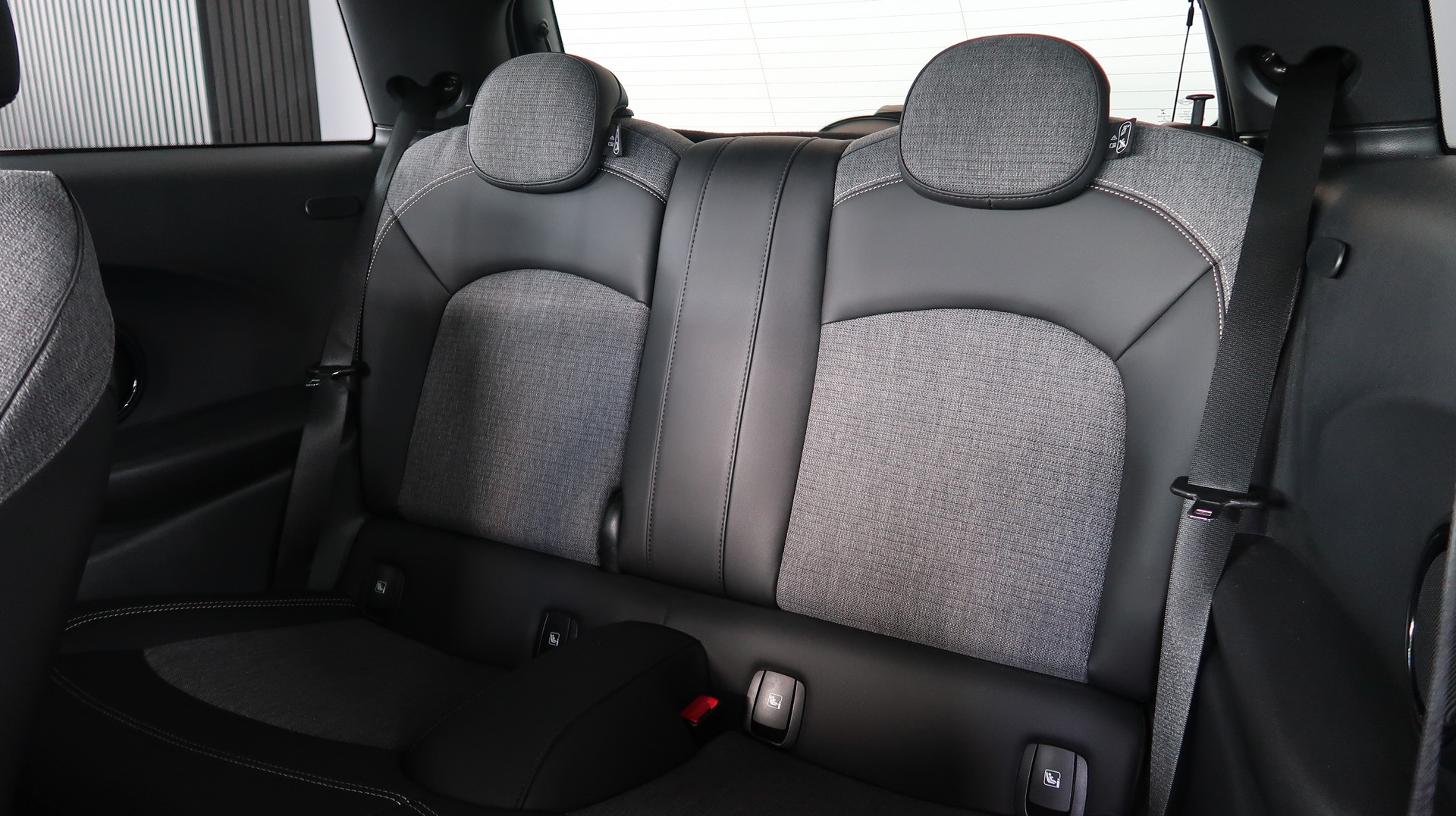 MINI Cooper S Multitone Edition Steptronic DKG / CH / GARANTIE / EXPERTISE / MFK-image-22