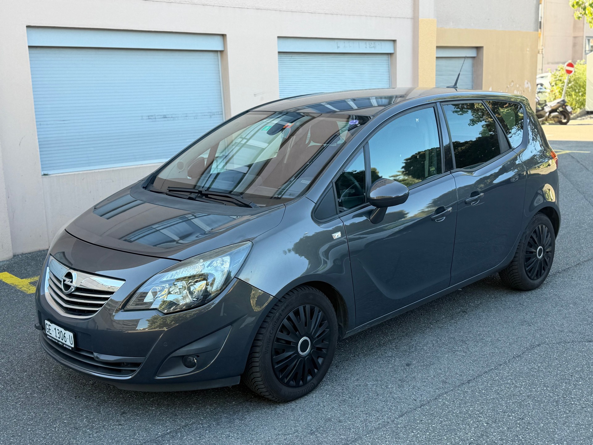 OPEL Meriva 1.4 Turbo Active Edition Automatic-image-2
