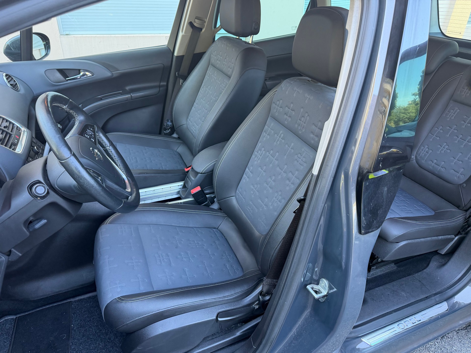 OPEL Meriva 1.4 Turbo Active Edition Automatic-image-7