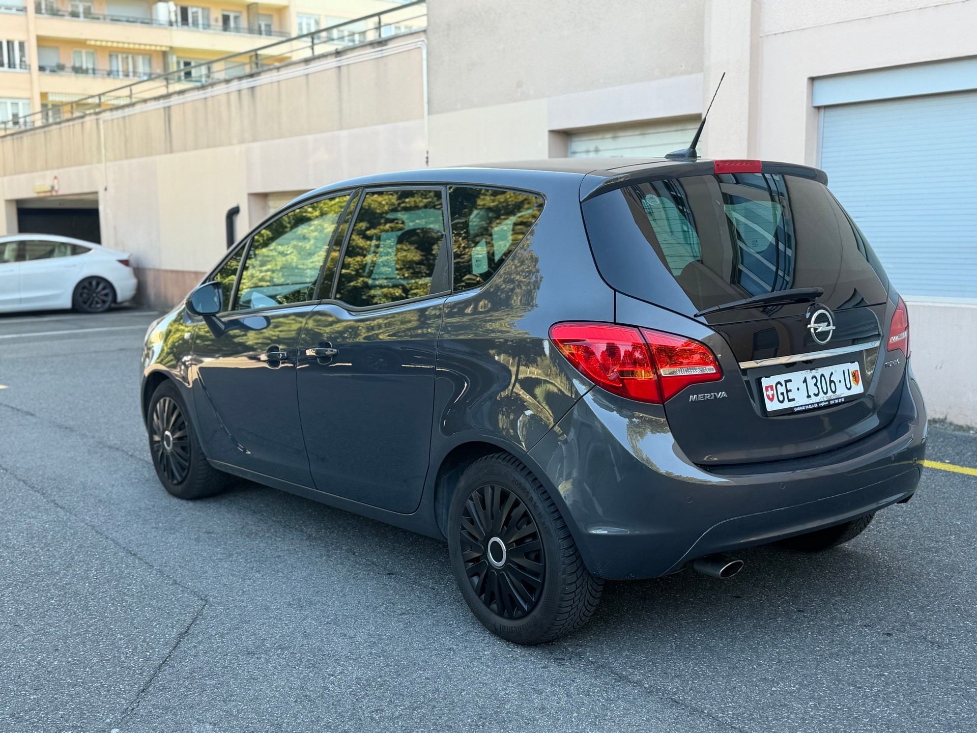 OPEL Meriva 1.4 Turbo Active Edition Automatic-image-4