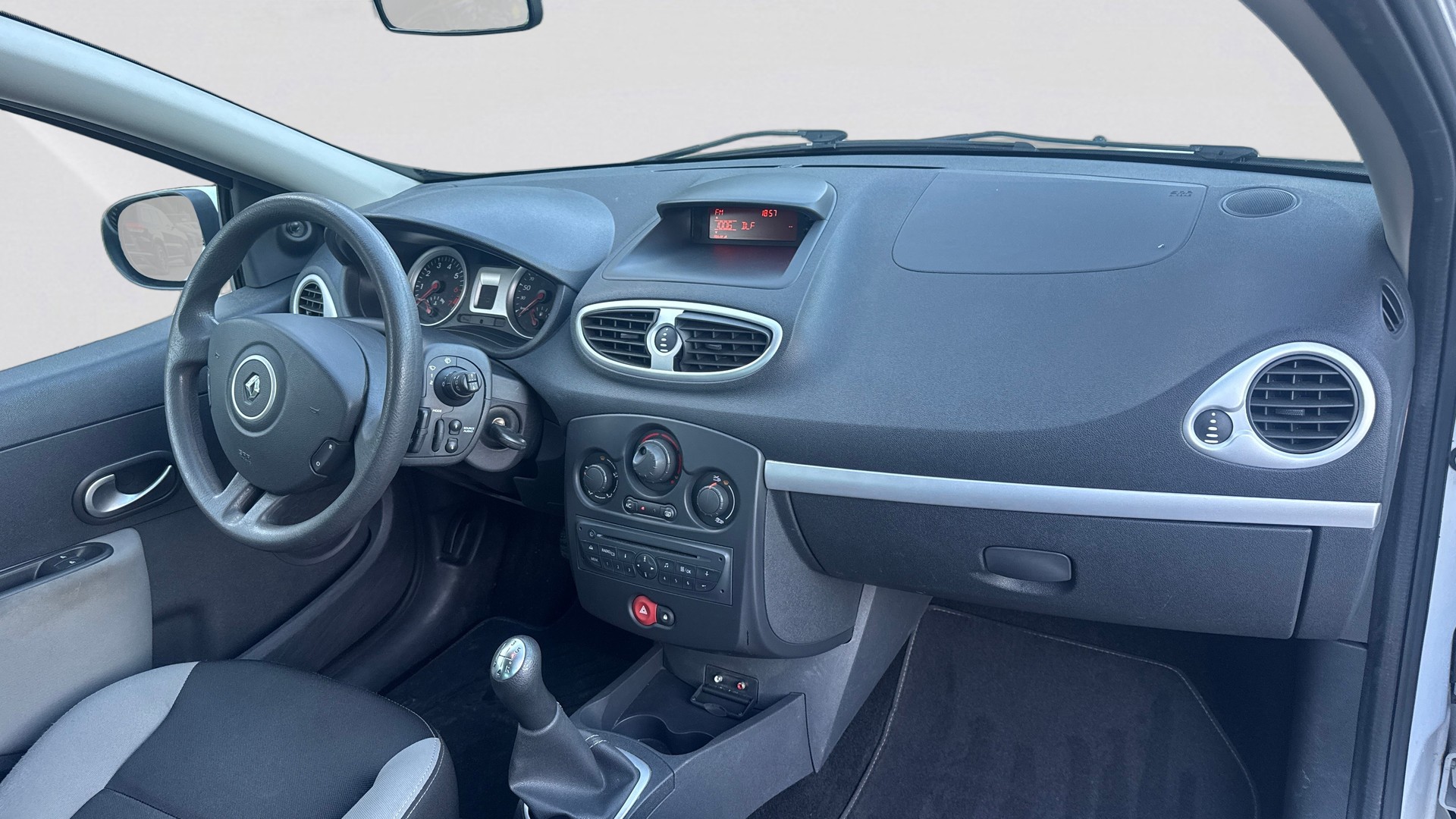 RENAULT Clio Grandtour 1.2 16V Turbo-image-16
